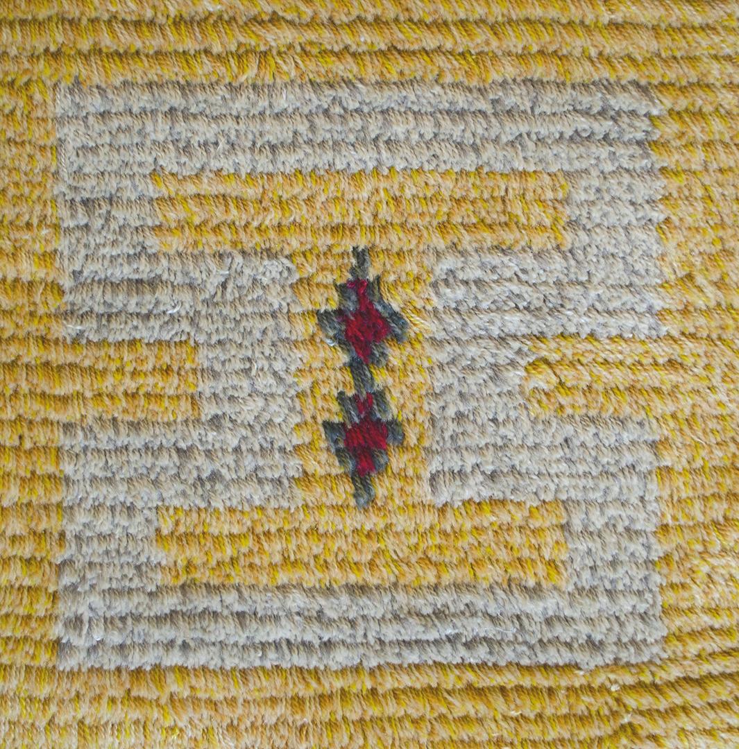 Suédois Tapis vintage tissé à la main à poils longs signé Geometric Yellow Swedish Deco Rya Rug en vente