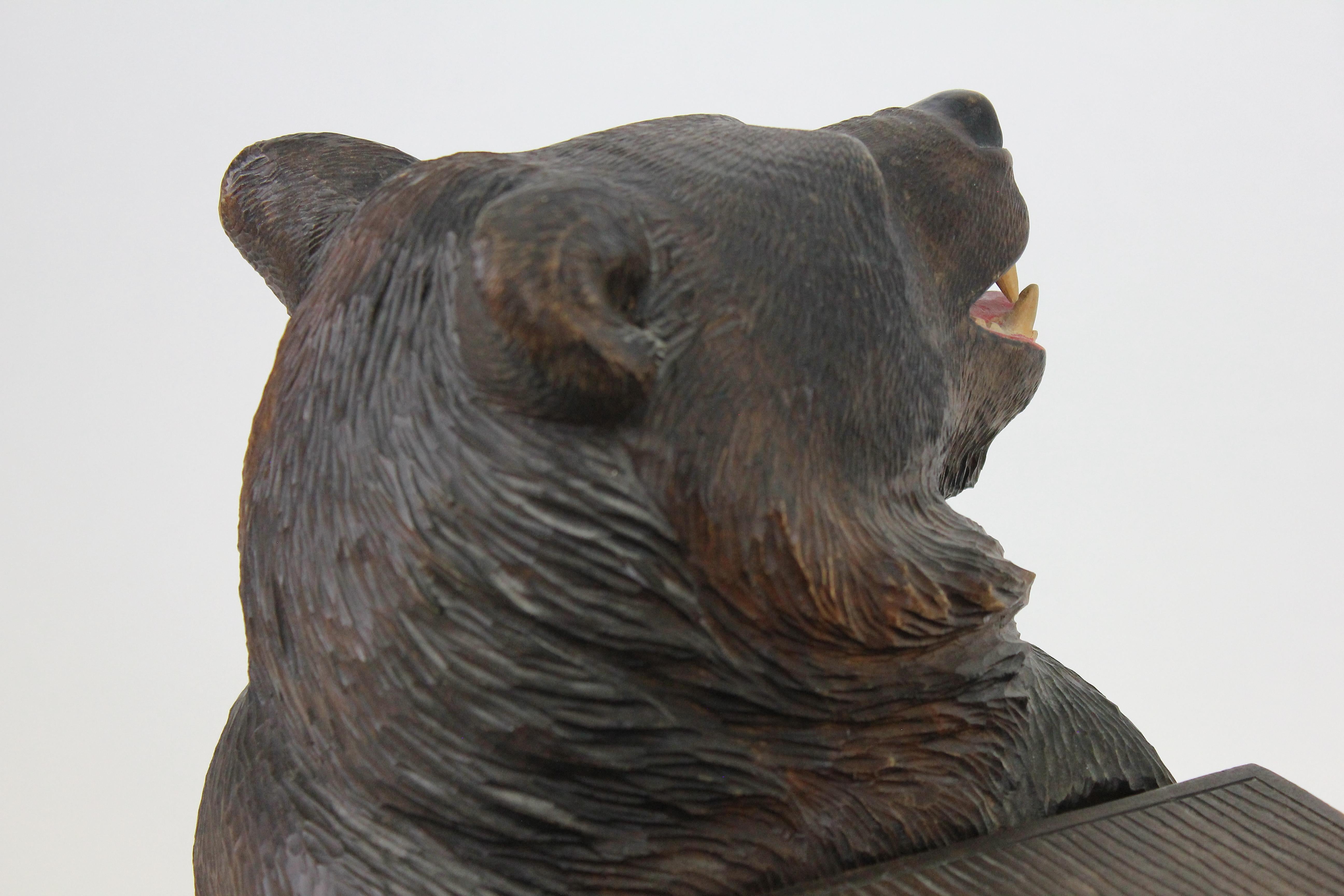 Signed Swiss Black Forest Bear Bench or Stool, 1914 11