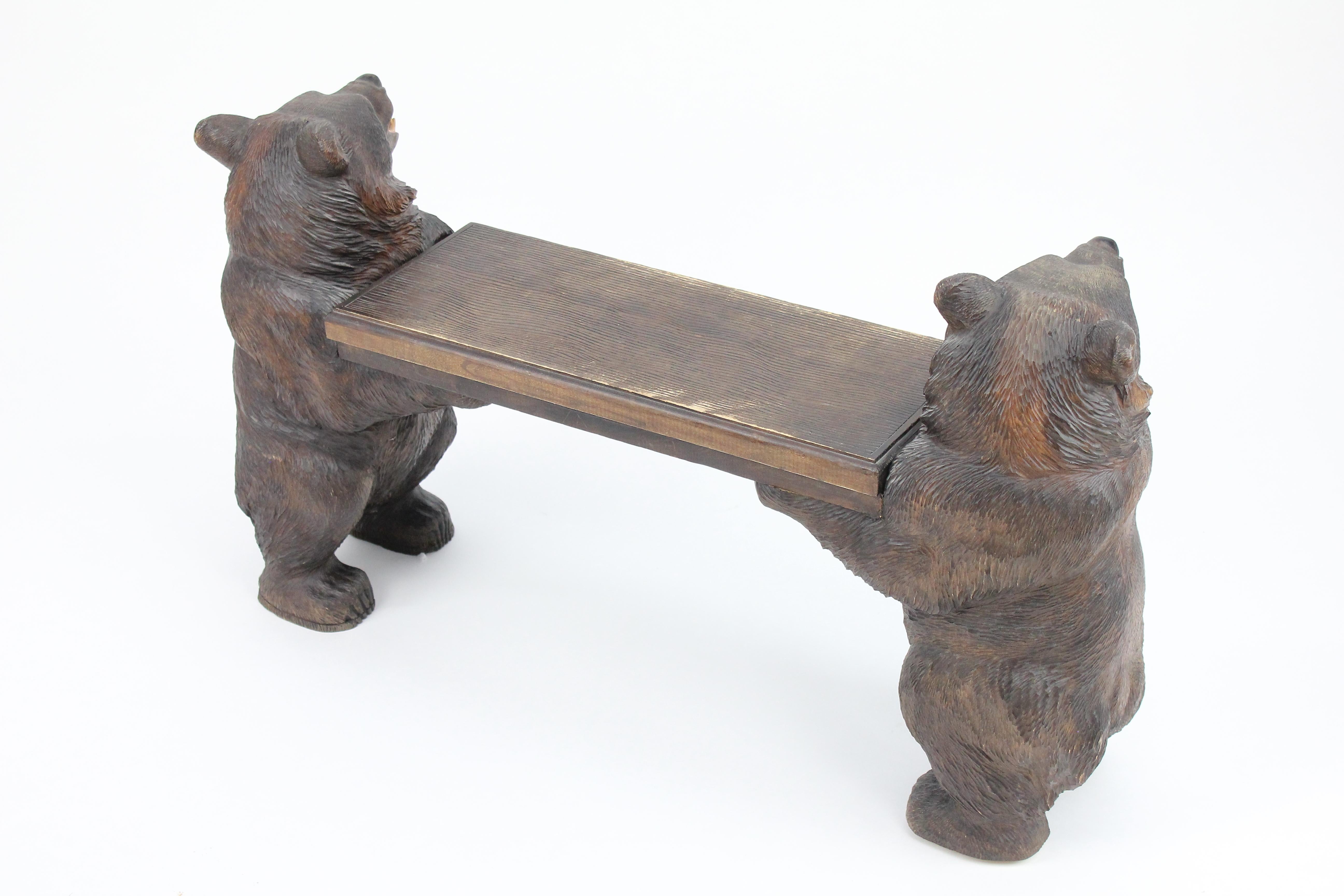 Signed Swiss Black Forest Bear Bench or Stool, 1914 In Good Condition In Skanninge, SE