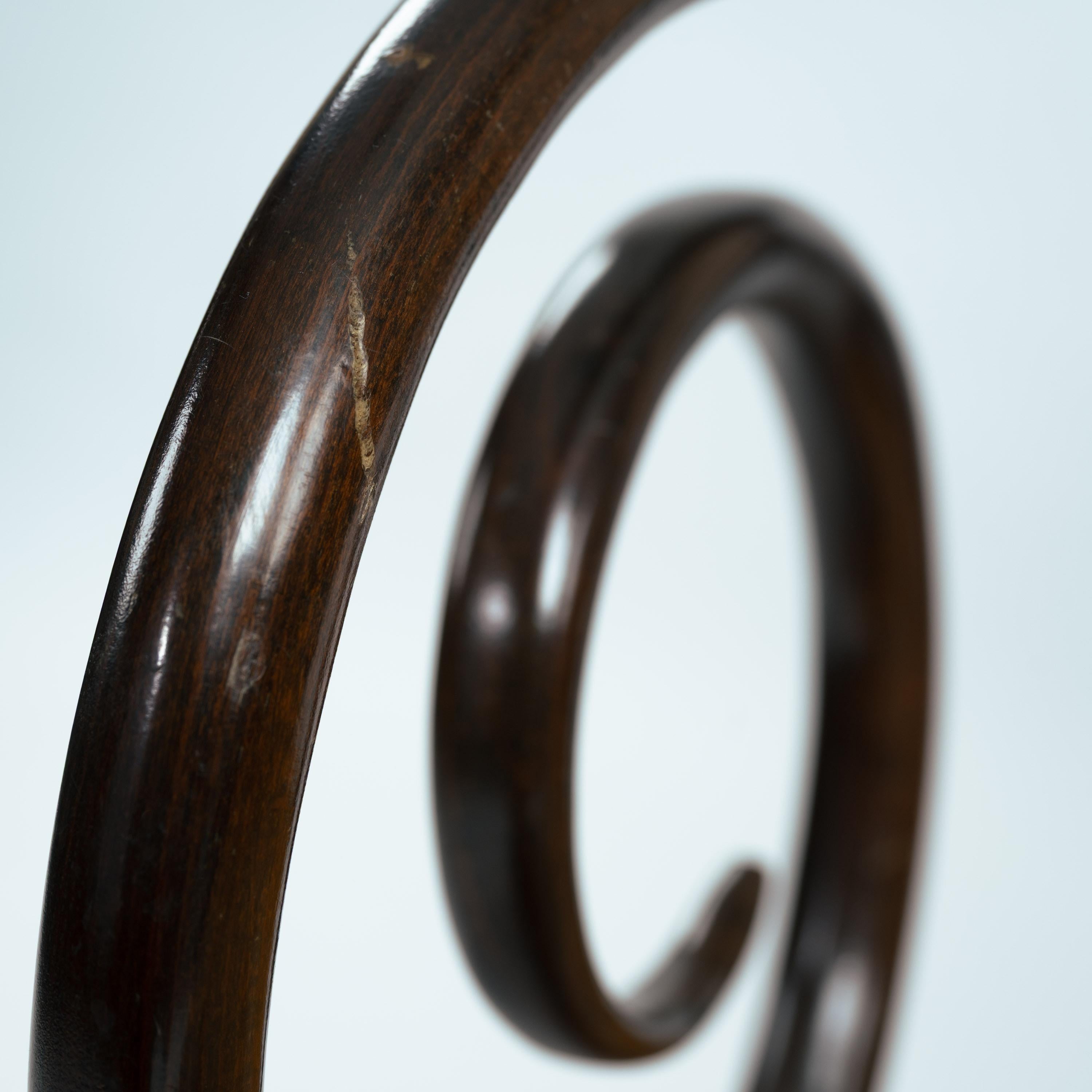 signed Thonet highback webbing bentwood bench 207 Long John, 1970s For Sale 10