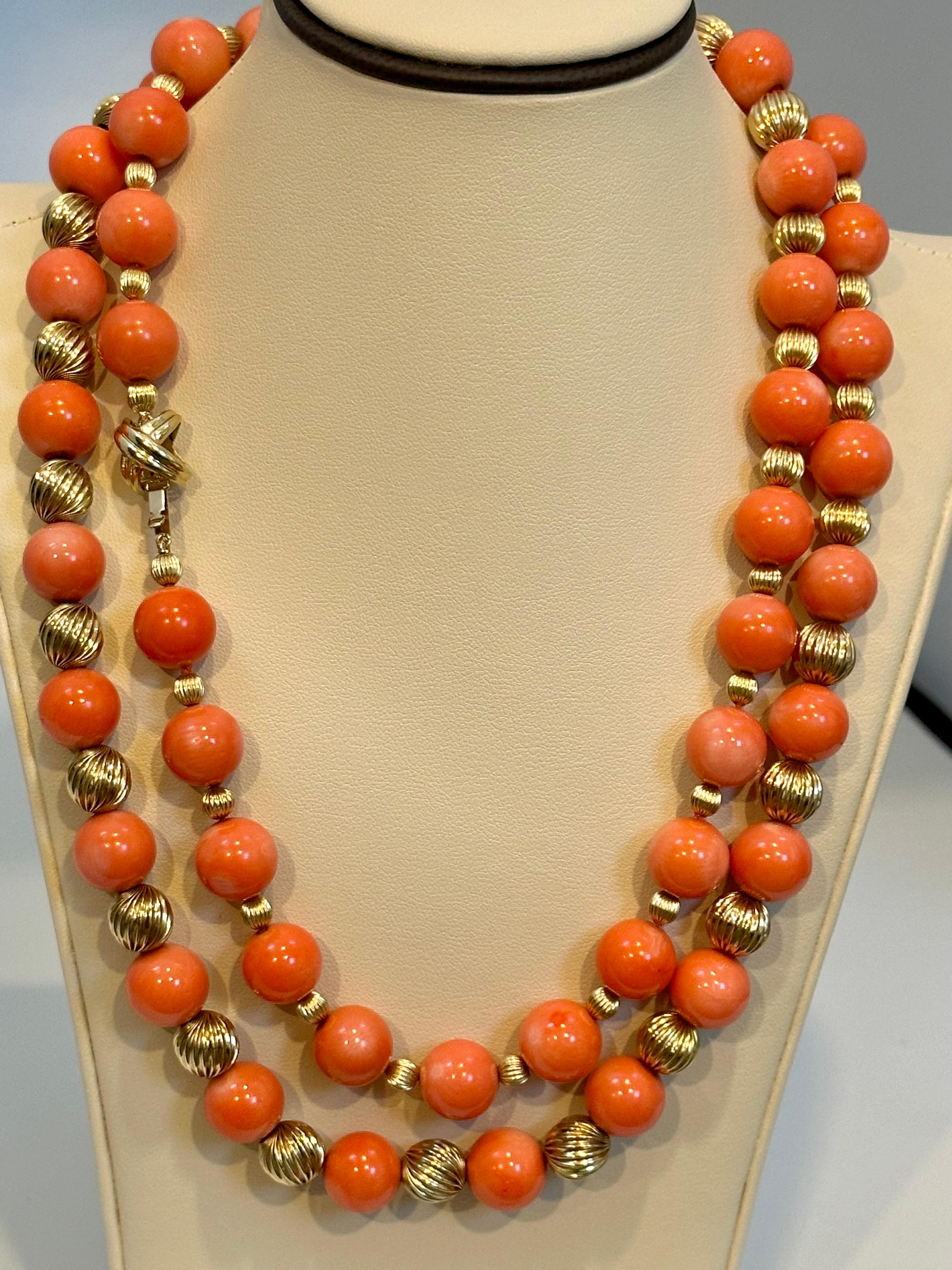 Signées Tiffany & Co. Collier de perles en or jaune et corail naturel vintage, 38 po. de long en vente 5
