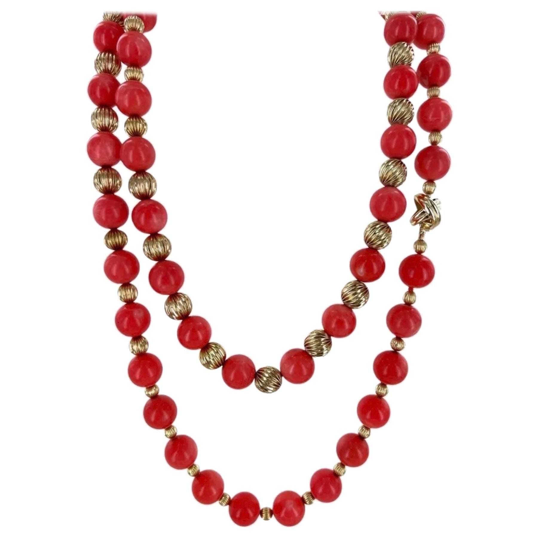 Firmado Tiffany & Co. Collar vintage de cuentas de coral natural y oro amarillo, 38" de largo