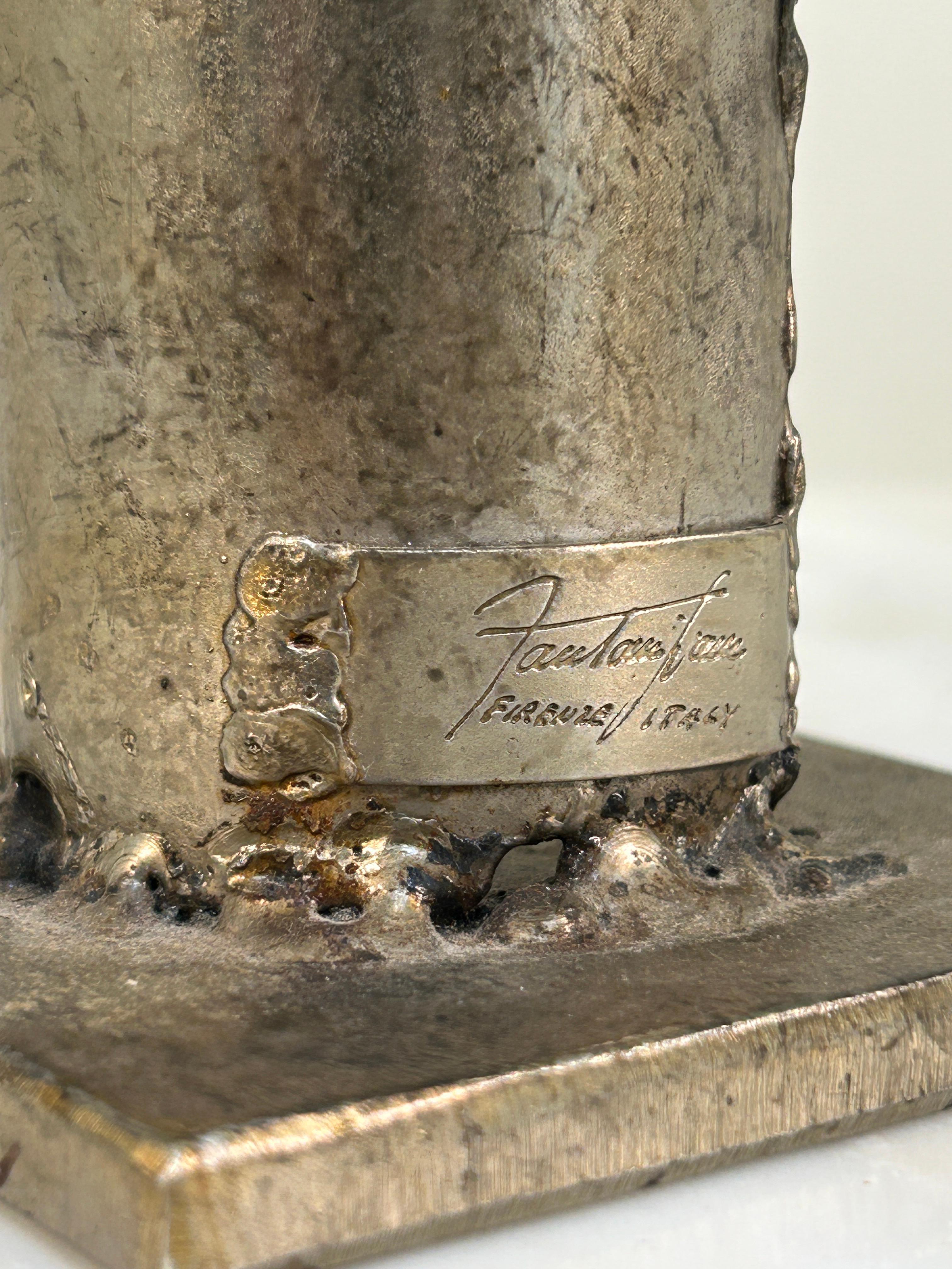 Brutalistischer skulpturaler Metallkandelaber im Torch Cut-Schliff von Marcello Fantoni, signiert (Mitte des 20. Jahrhunderts) im Angebot