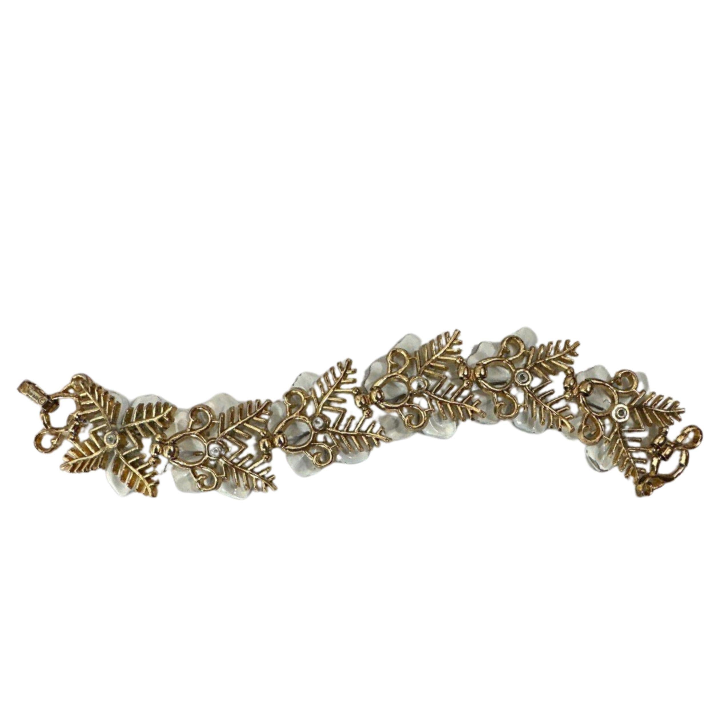 Signed Trifari Dogwood Bracelet Vintage Enamel White & Gold Tone Flower Bracelet For Sale 1