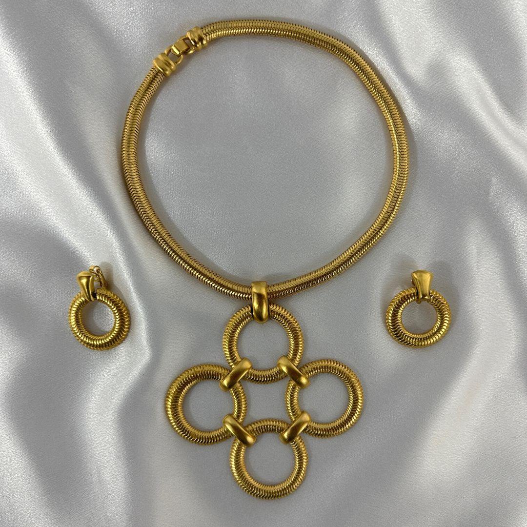 Signed Trifari Set of Gold Tone Necklace & Clip on Earrings For Sale 1