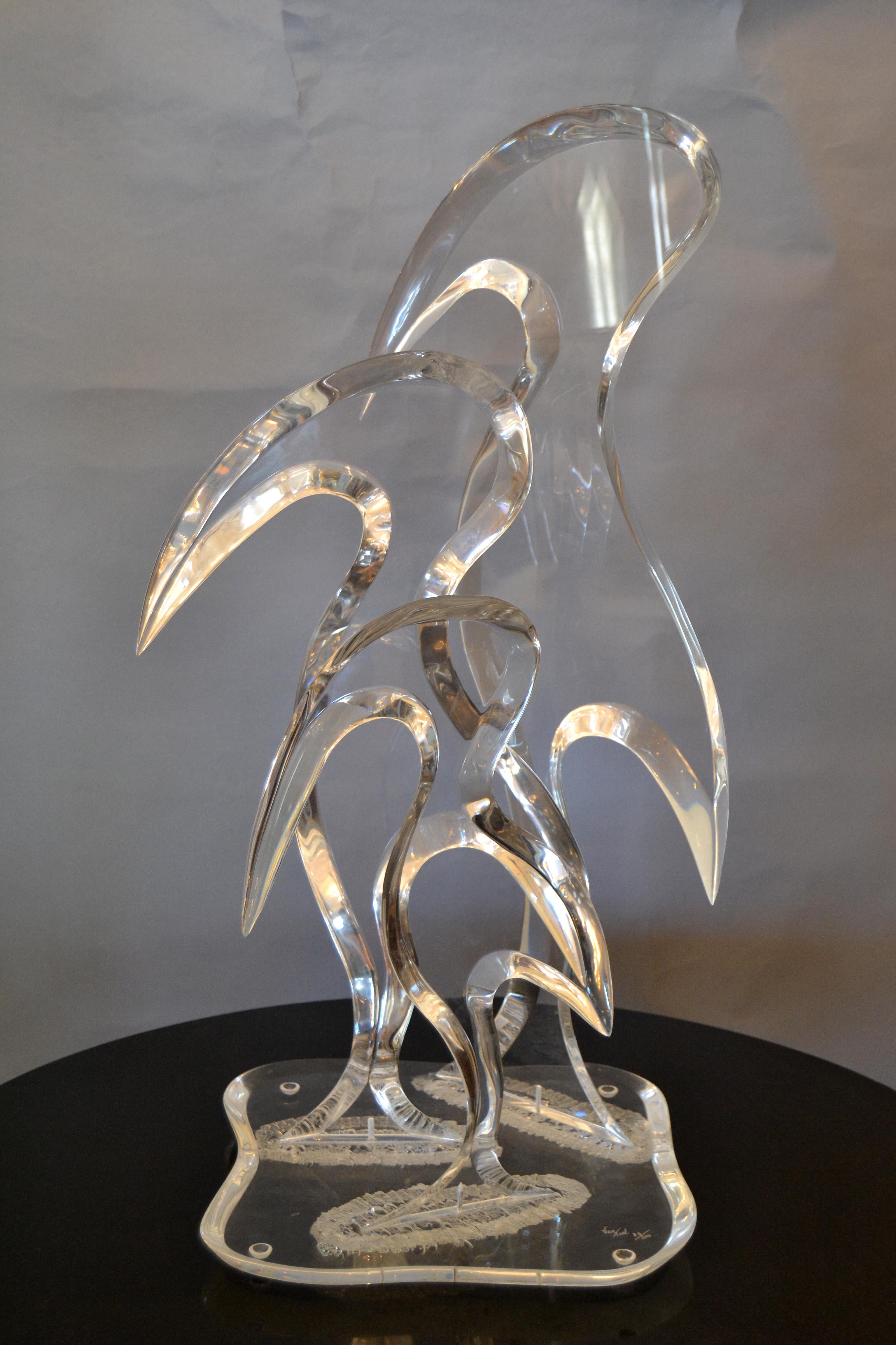 20ième siècle Signed Van Teal Three Stylized Birds Lucite Table Sculpture Mid-Century Modern en vente
