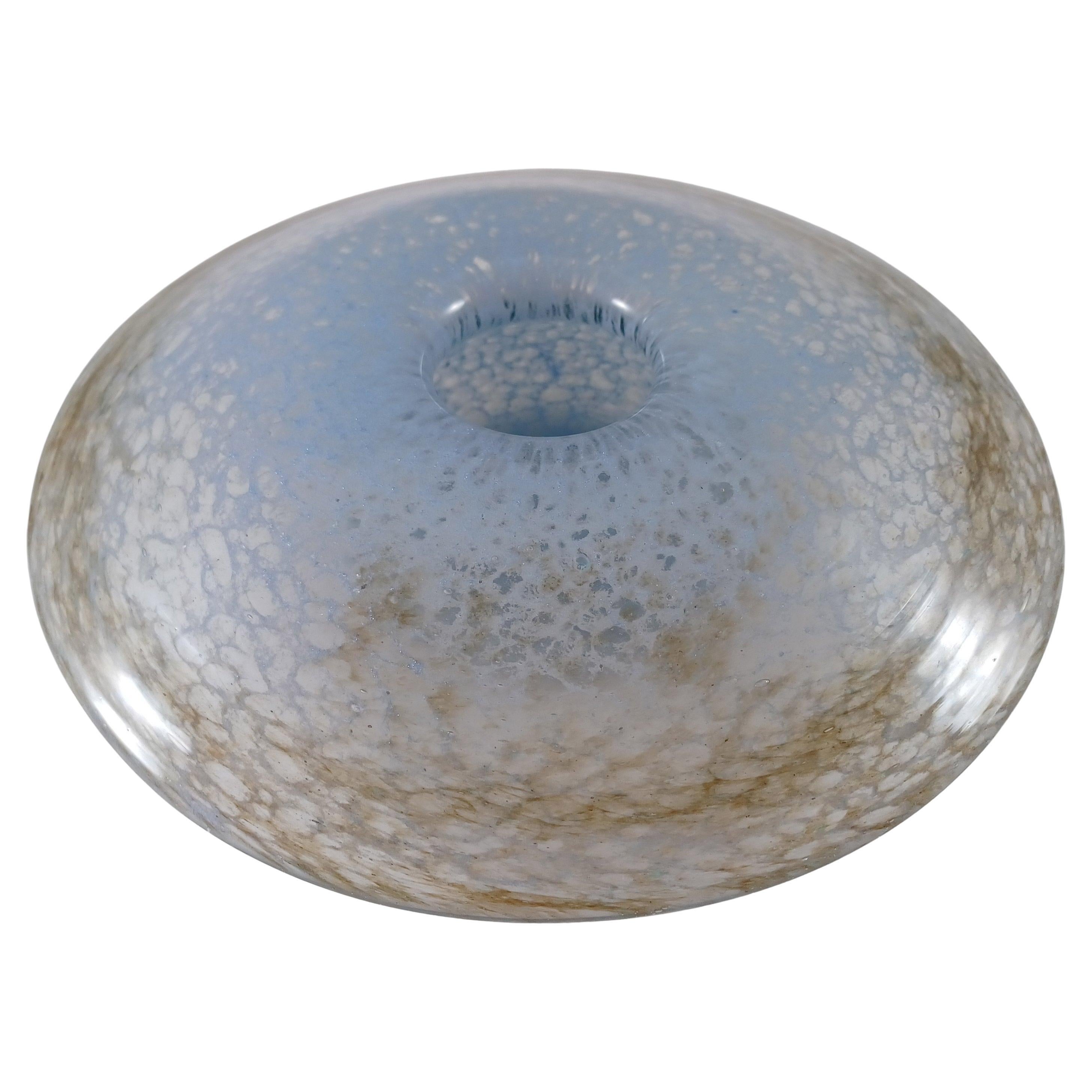 Vasart FIRMADO Jarrón grande de cristal moteado azul de 9,5" con ramillete de setas V023