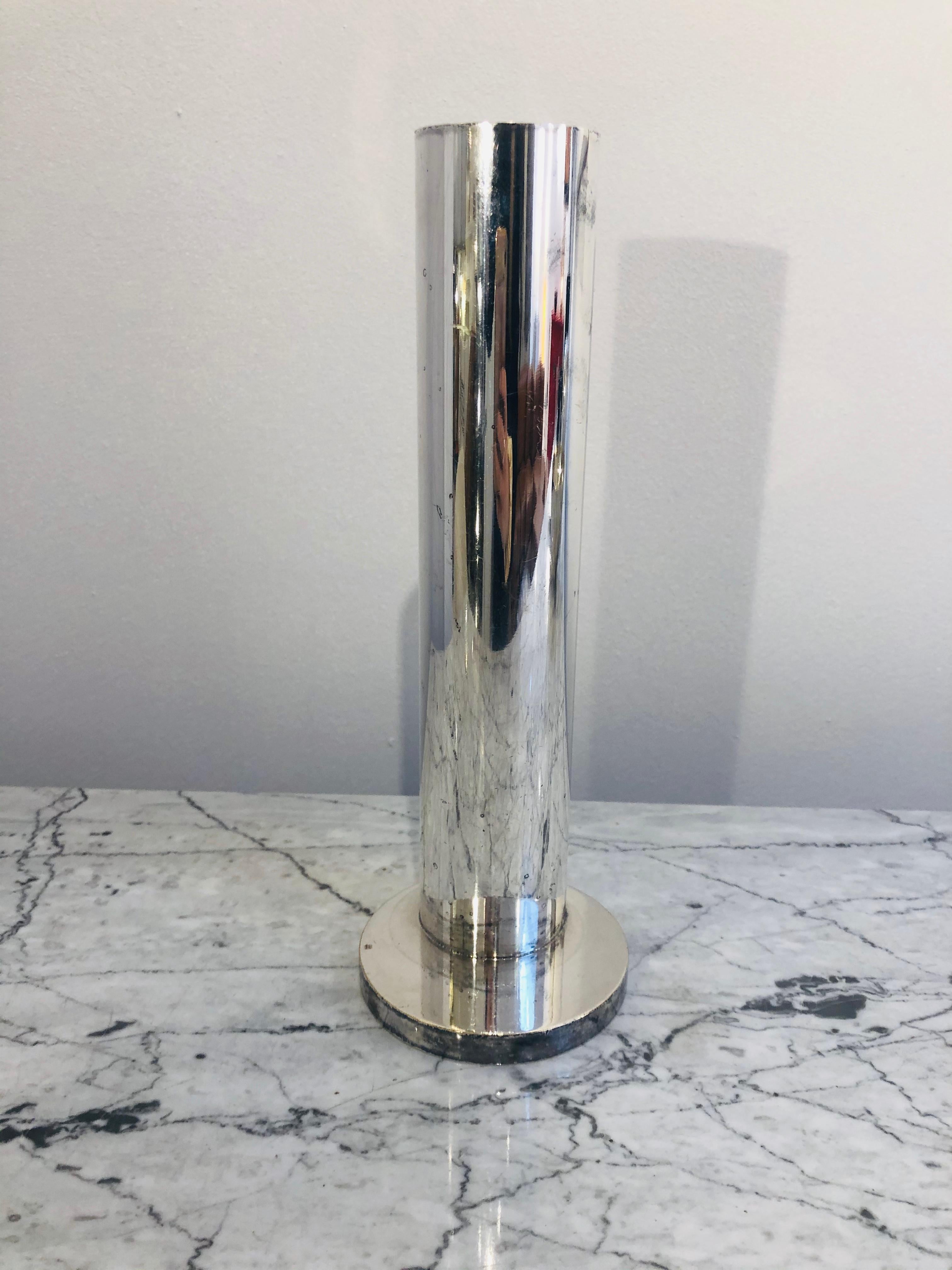 Signed Vase by Maison Desny in Silvered Metal  In Good Condition In Brussels, BE
