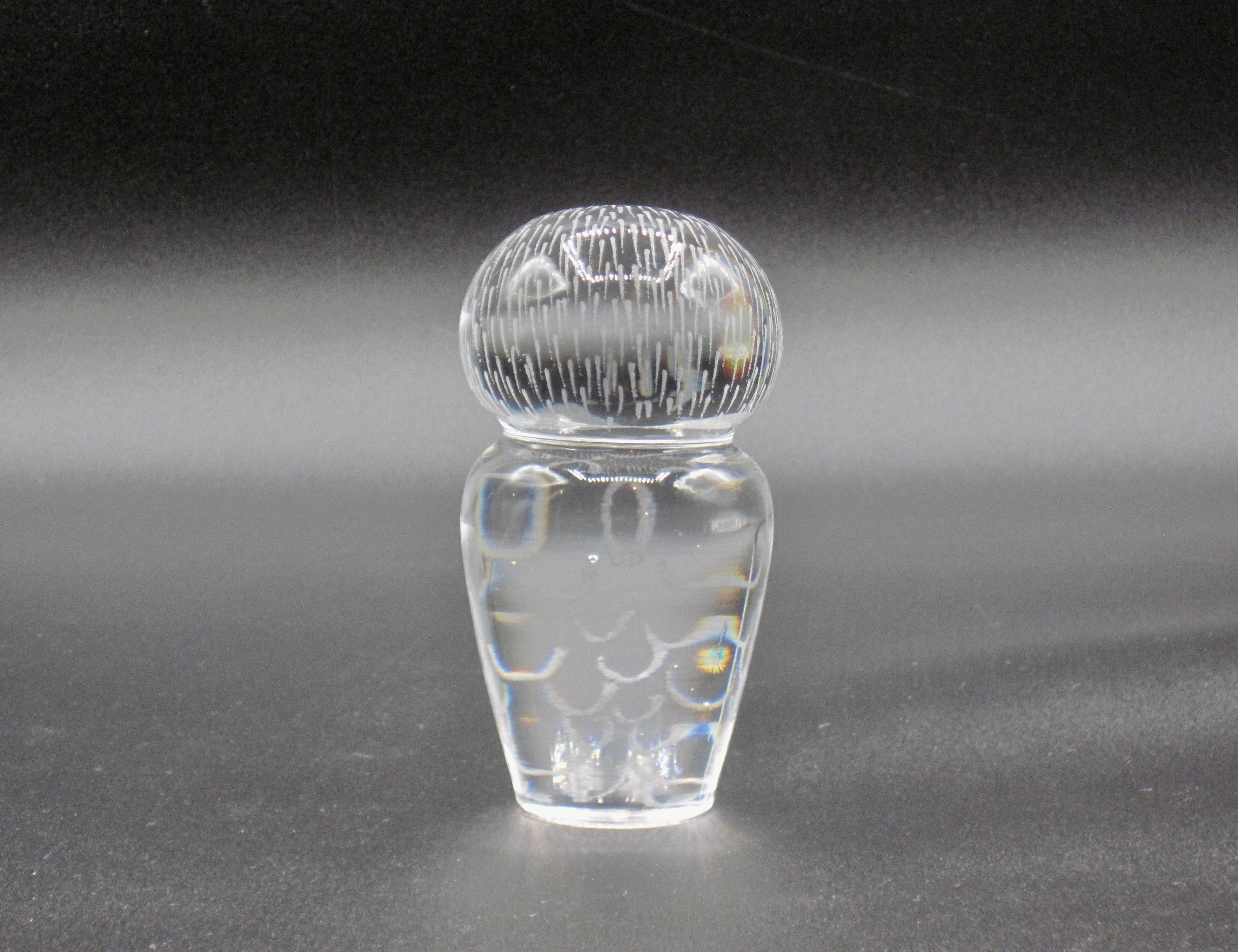 Signed Vicke Linstrand for Kosta Crystal Owl Paperweight For Sale 3