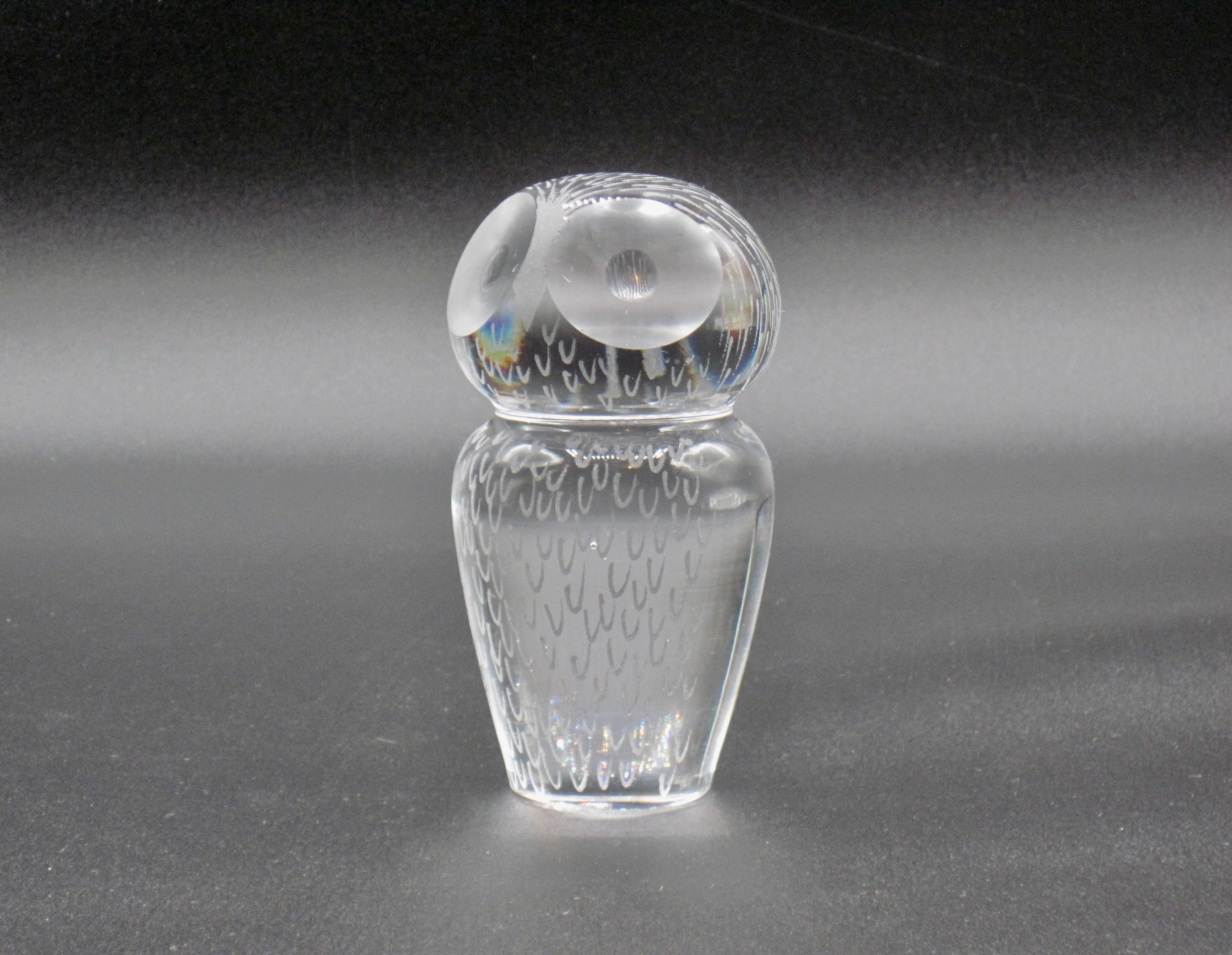 Signed Vicke Linstrand for Kosta Crystal Owl Paperweight For Sale 1