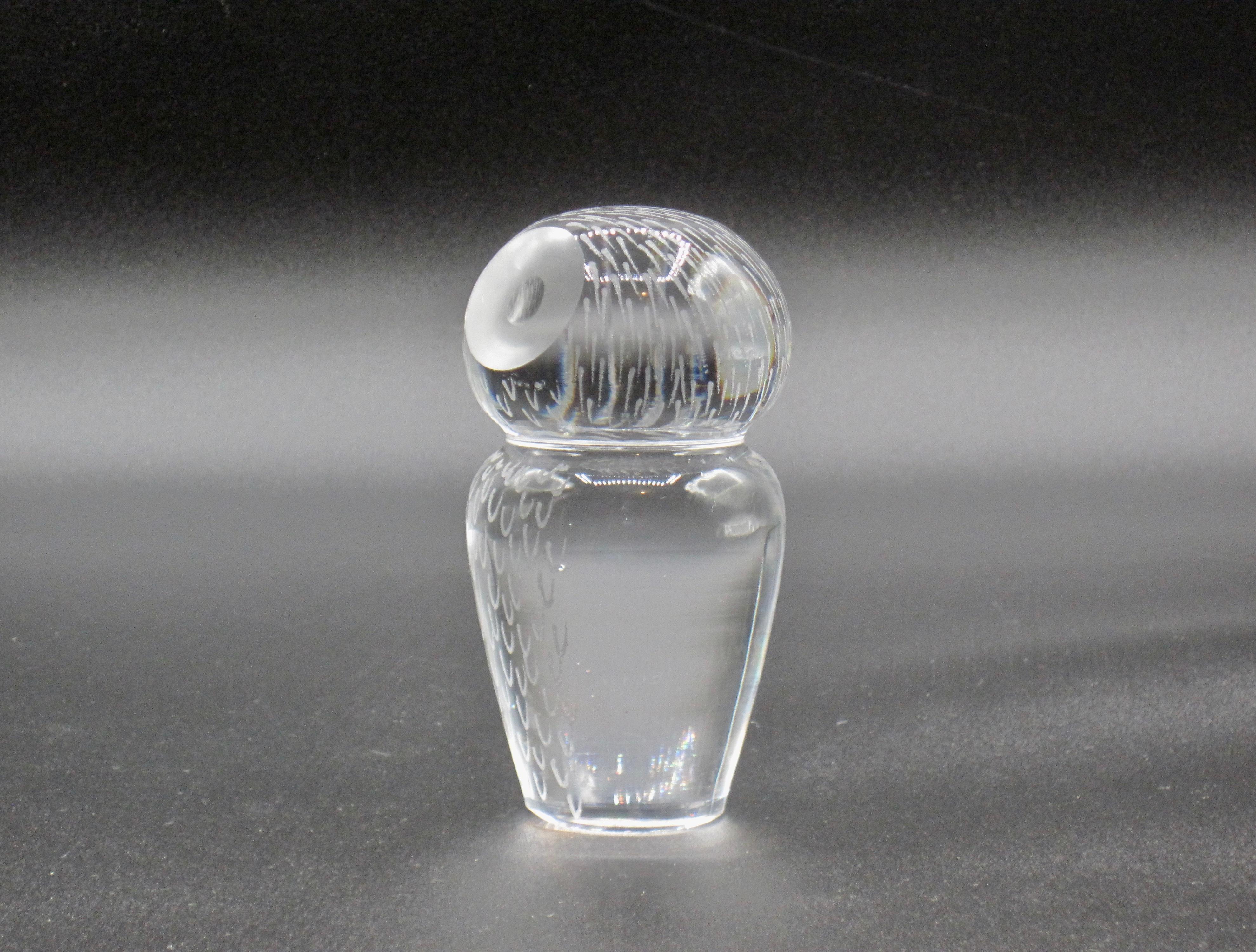 Signed Vicke Linstrand for Kosta Crystal Owl Paperweight For Sale 2
