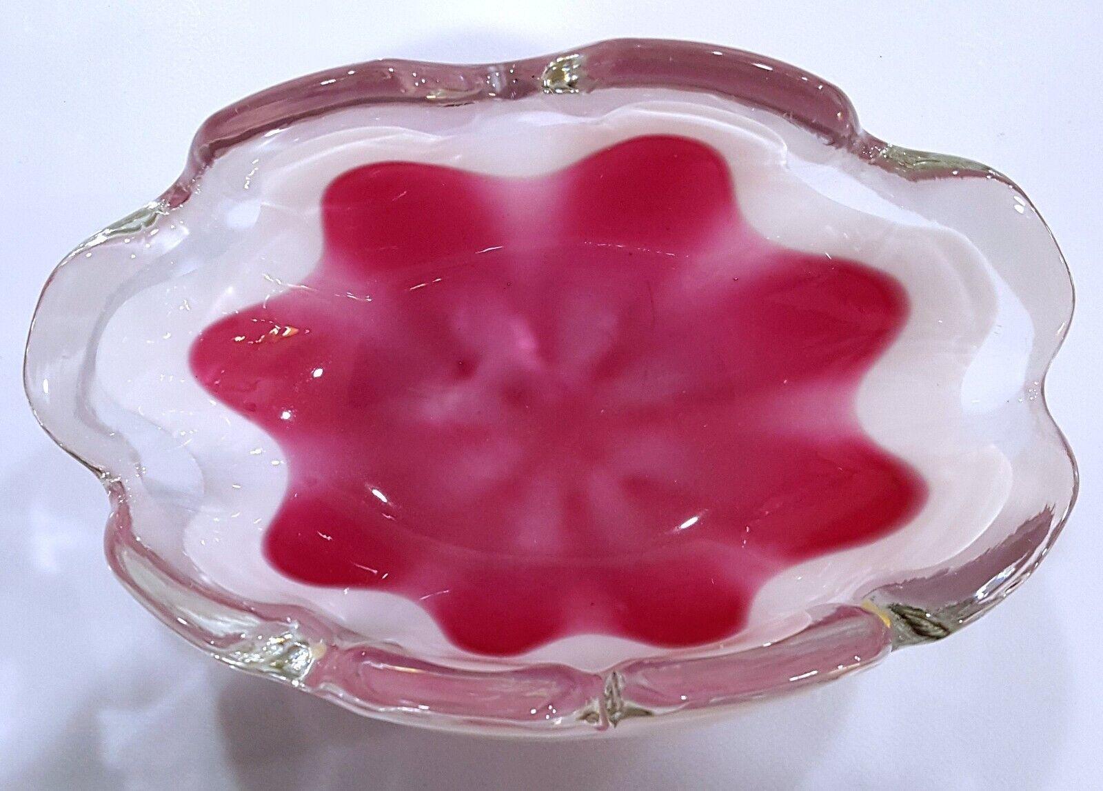 Swedish Signed Vintage Art Glass Coquille Bowl by Paul Kedelv for Flygsfors For Sale