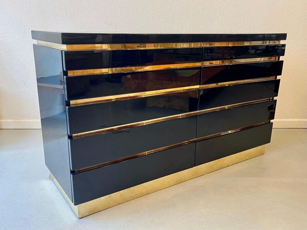 Signed Vintage Blue Lacquer & Brass Dresser by Jean Claude Mahey, France 1970s For Sale 1