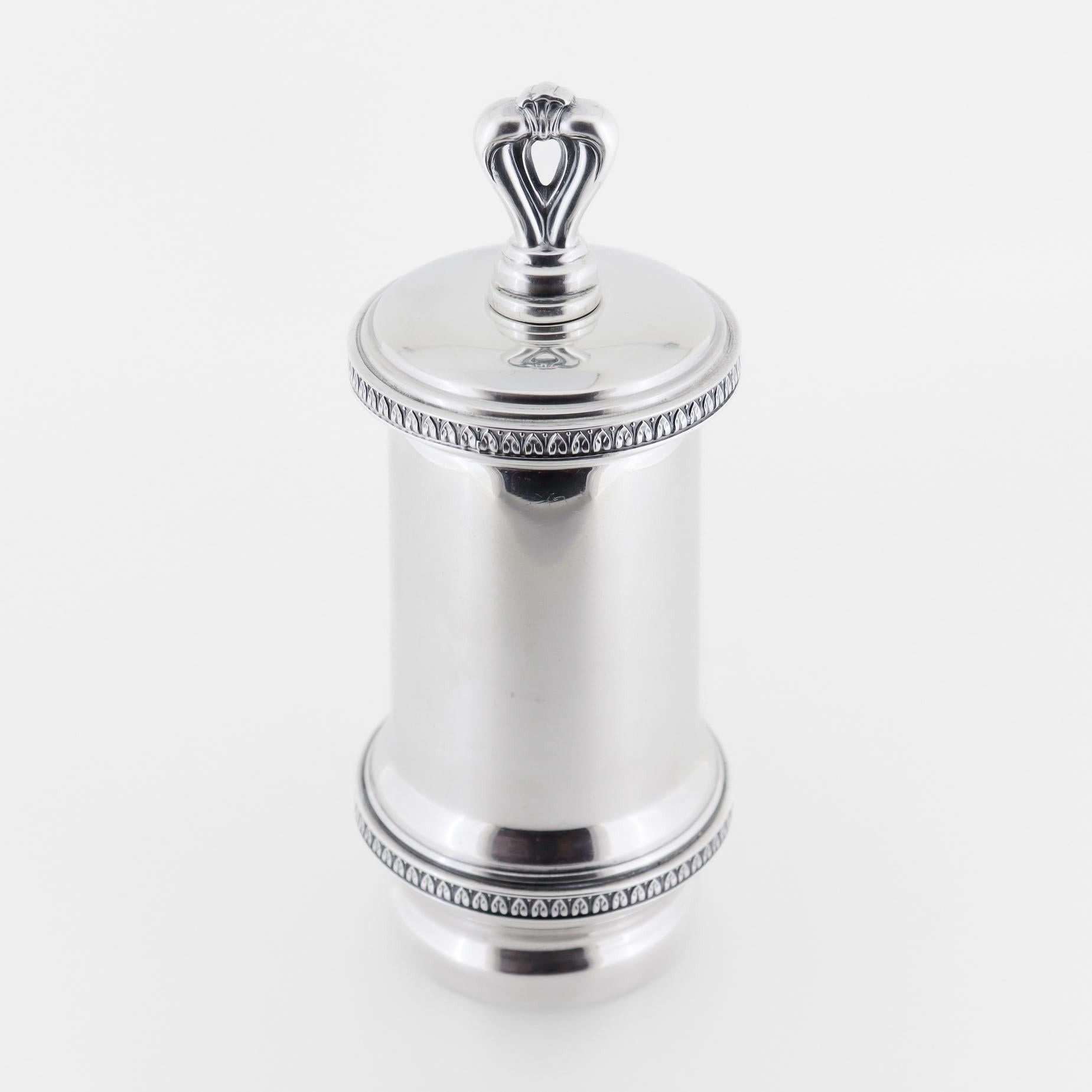 Molinillo o pimentero italiano de plata de ley firmado Vintage Buccellati Plata esterlina en venta
