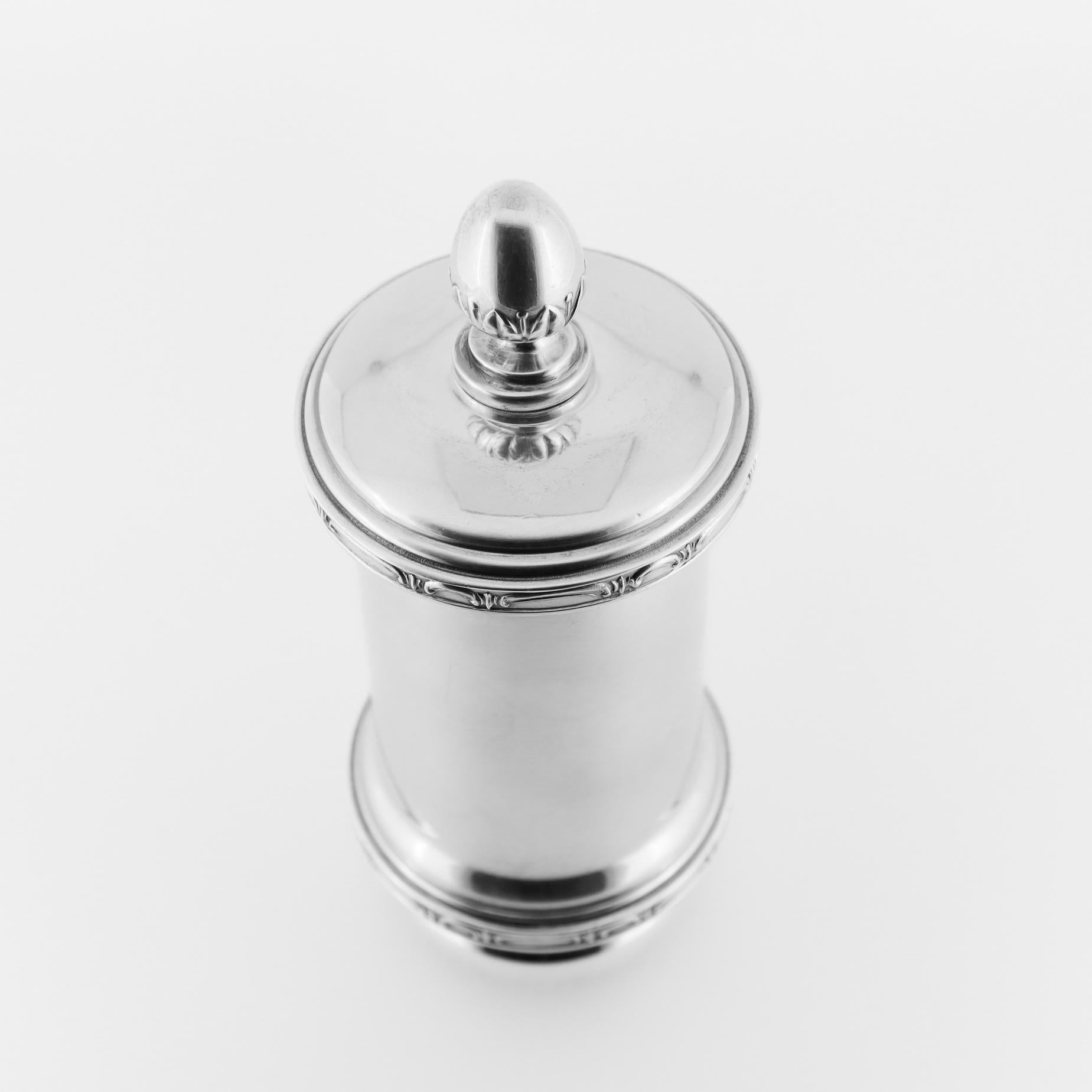 Signed Vintage Buccellati Italian Sterling Silver Pepper Grinder or Mill For Sale 2