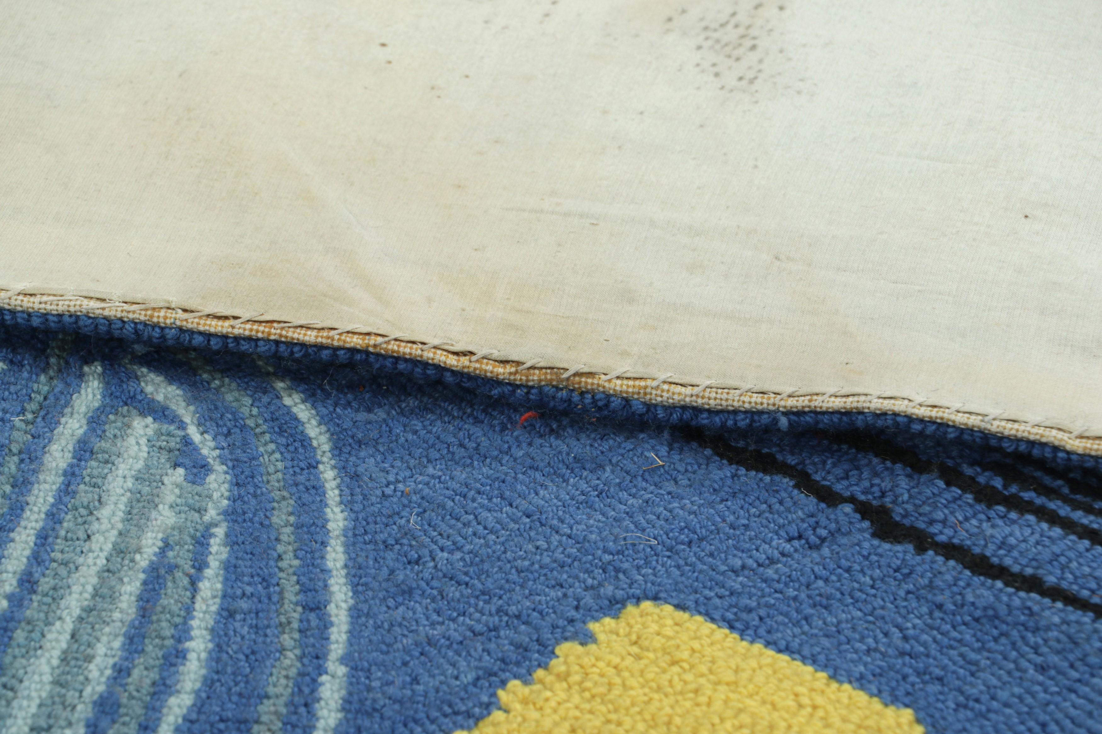 Signierter abstrakter Wandteppich in Blau von Gérard Schneider  Rug & Kilim (Wolle) im Angebot