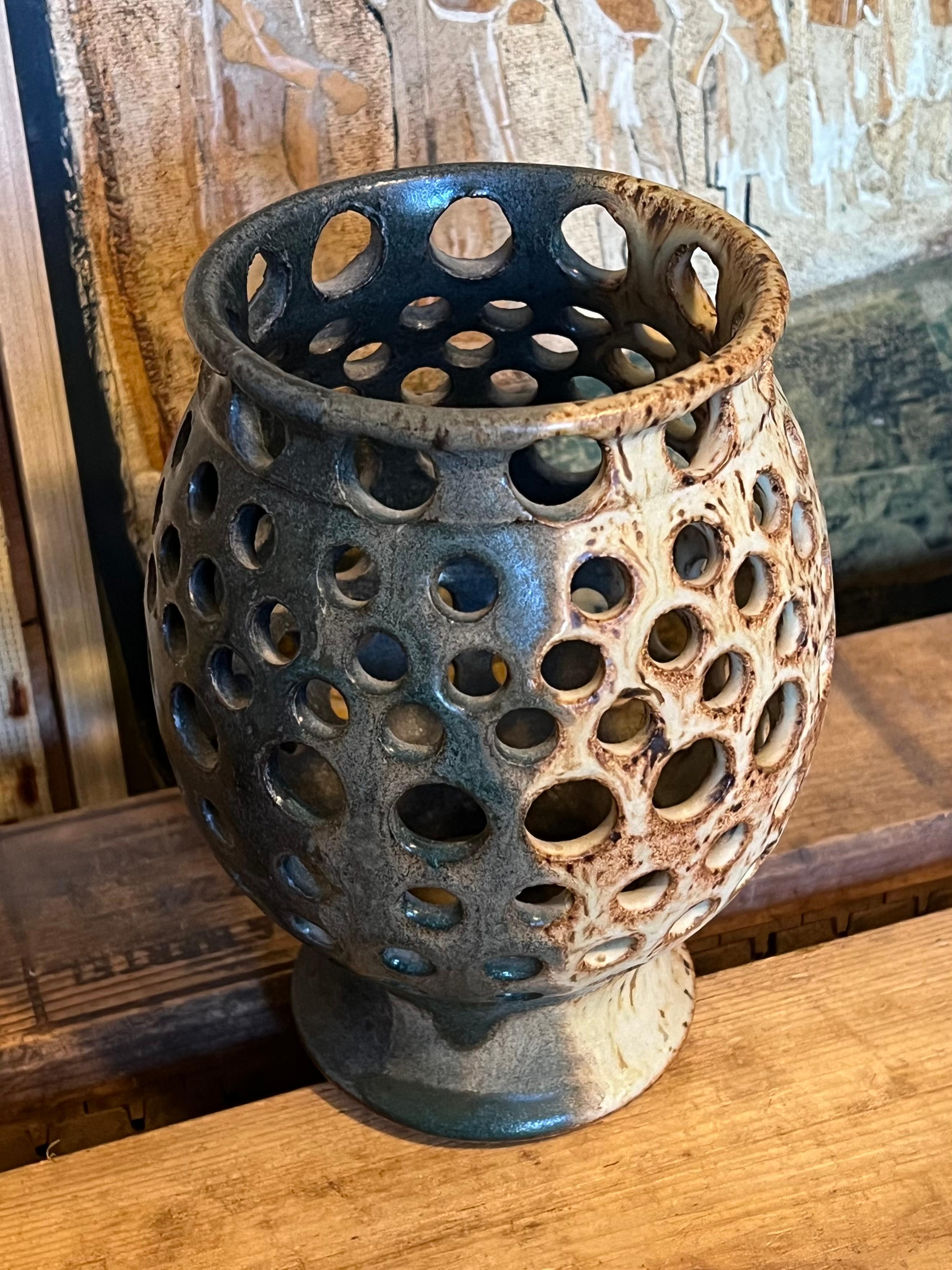 Firmato Studio Pottery d'epoca fatto a mano in stile Mid Century Modern. In condizioni buone in vendita a Seattle, WA