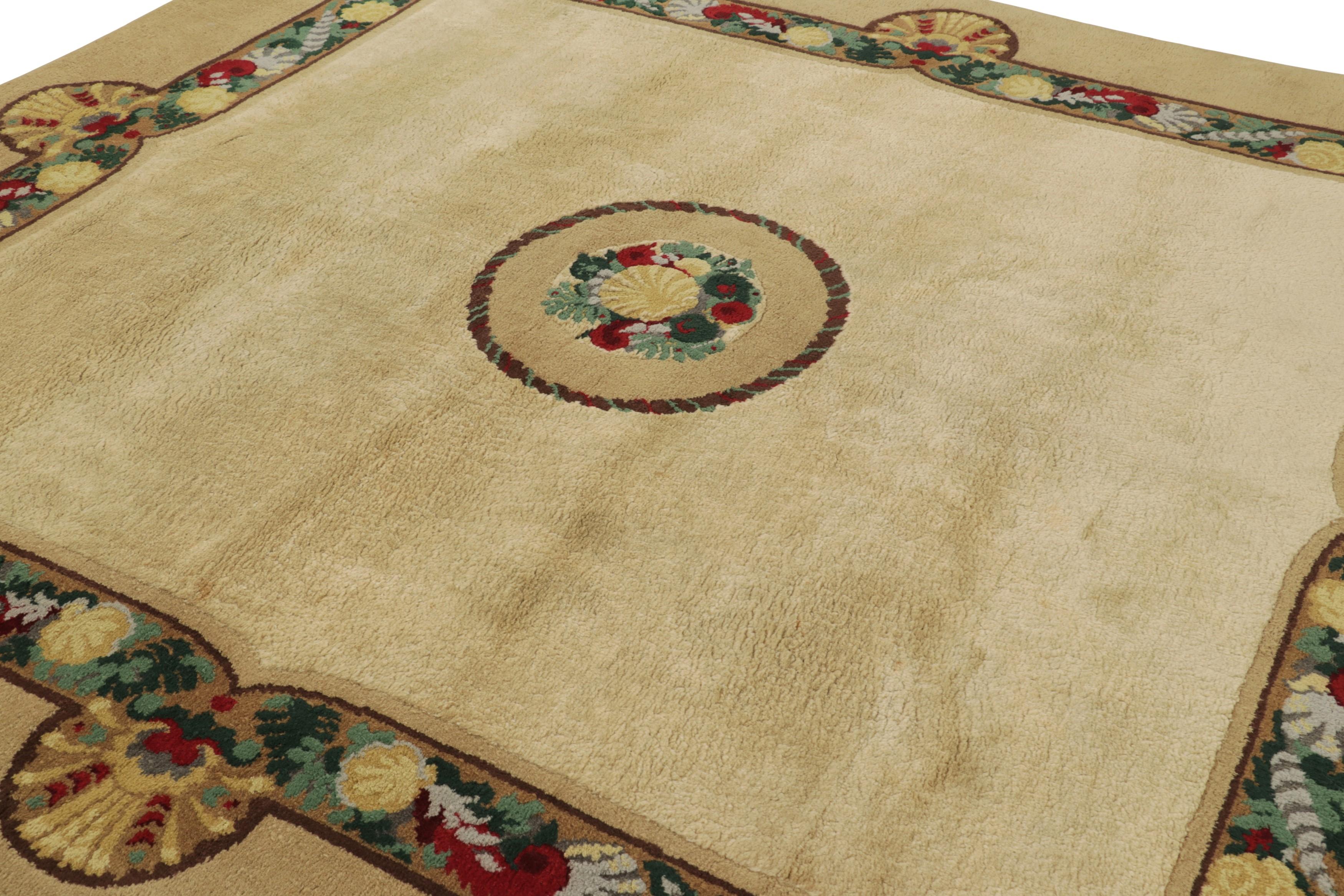 Dieser 9x10 große französische Vintage-Teppich im Art-Déco-Stil wurde um 1940-1950 in Frankreich aus handgeknüpfter Wolle hergestellt und ist ein äußerst begehrtes Sammlerstück aus der Mitte des Jahrhunderts von Leleu Decorateur - das Werk eines