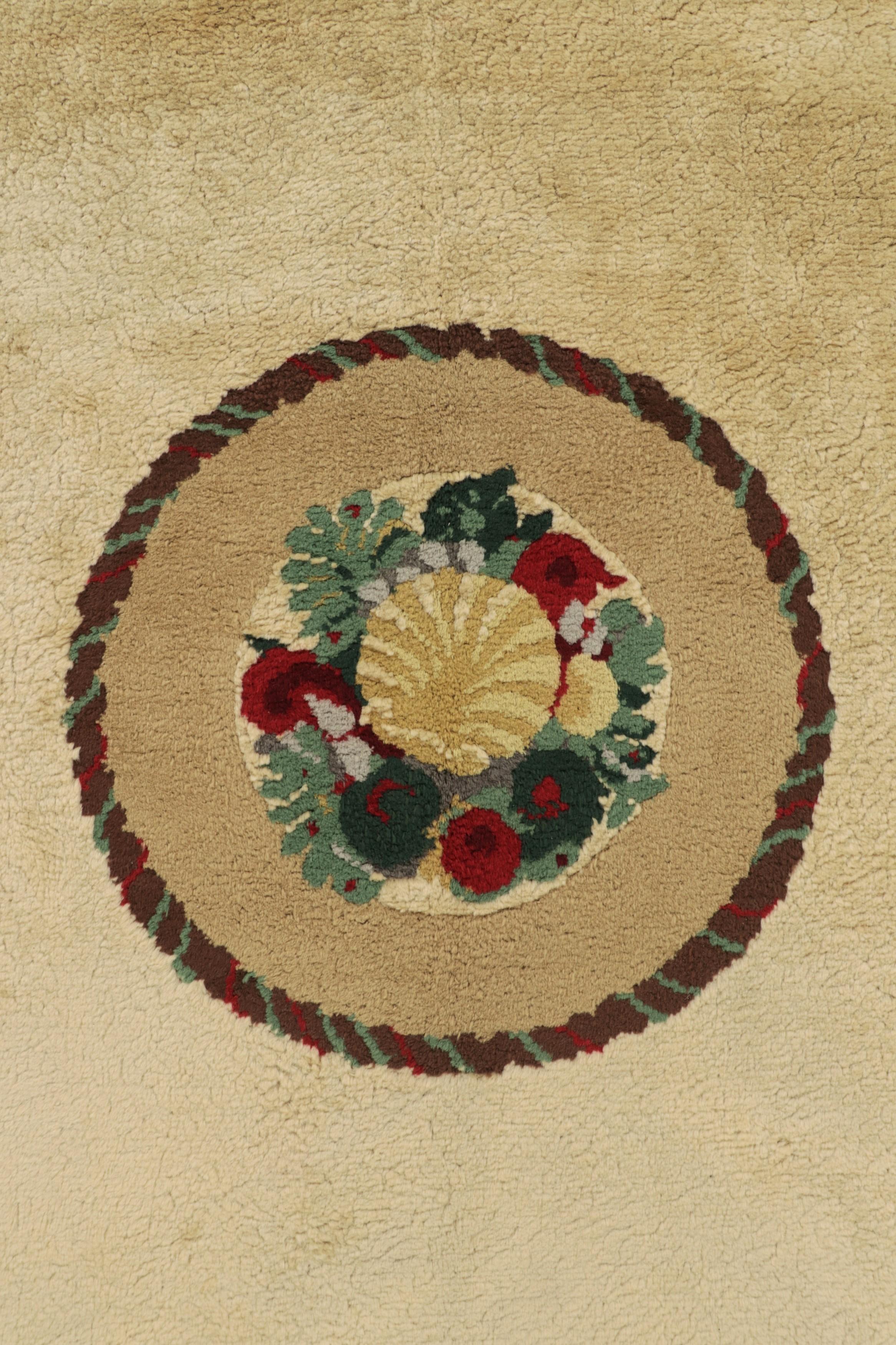 Signierte Vintage Leleu Französisch Art Deco Teppich in Beige mit Blumen - Rug & Kilim (Wolle) im Angebot