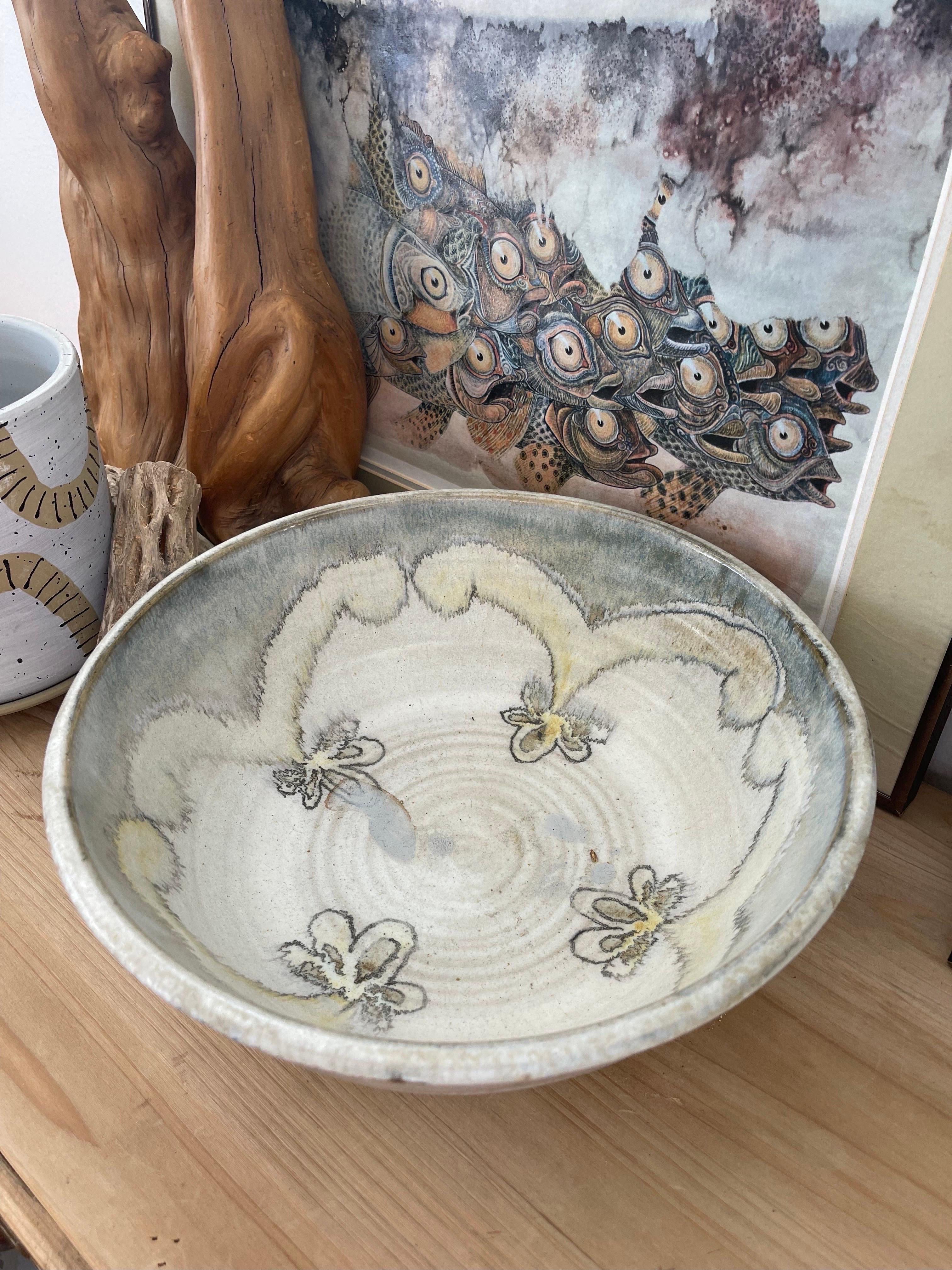 Signed Vintage Pottery In Good Condition For Sale In Seattle, WA