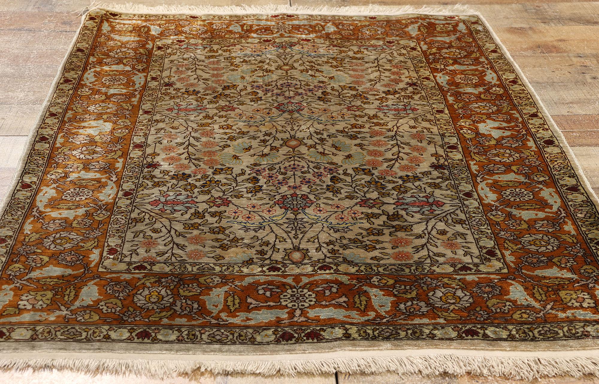 Signierter türkischer Hereke-Teppich aus Seide im Vintage-Stil, Blumenblume der sieben Berge (20. Jahrhundert) im Angebot