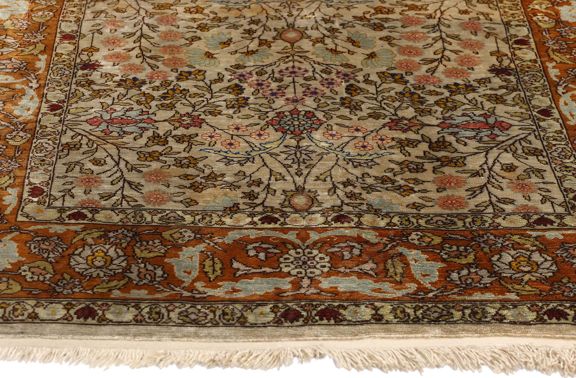 Signierter türkischer Hereke-Teppich aus Seide im Vintage-Stil, Blumenblume der sieben Berge im Angebot 1