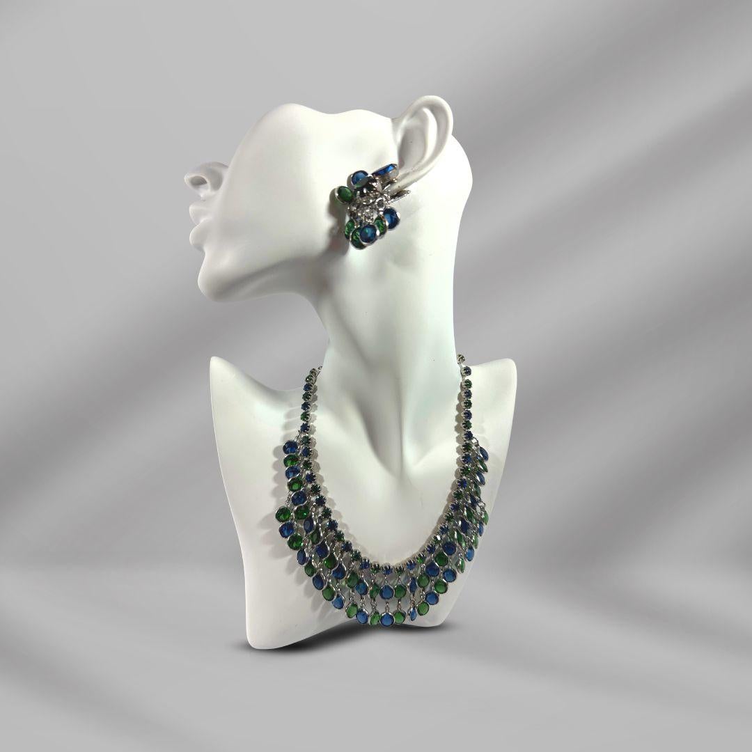 Signiert Weiss Vintage Blaues & Grünes Glas Multi-Drops Charm Halskette Ohrringe Set (Art déco) im Angebot