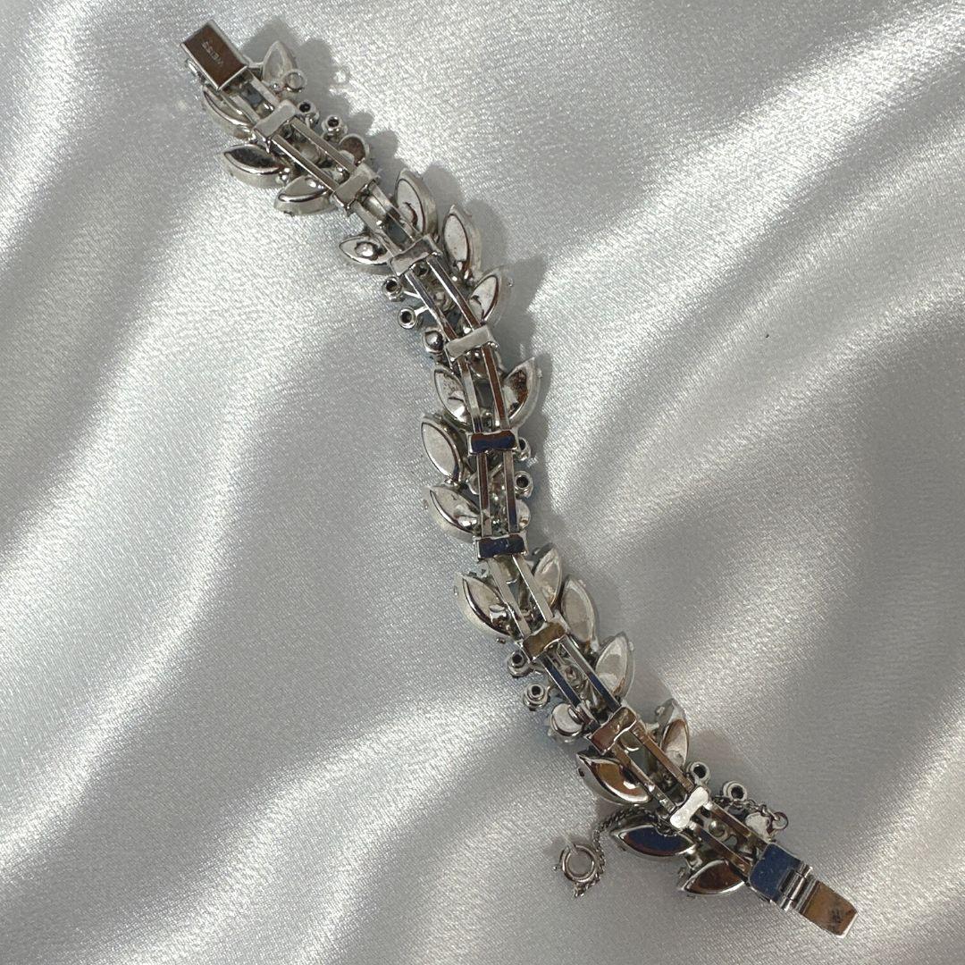 Women's or Men's Signed Weiss  White & Blue  Glass & Rhinestone Vintage Link Bracelet For Sale
