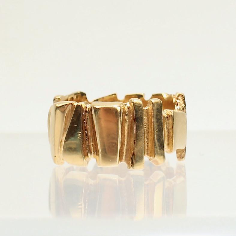 Signed Wesley Emmons Asymmetric Modernist 14 Karat Gold Band Ring In Good Condition In Philadelphia, PA