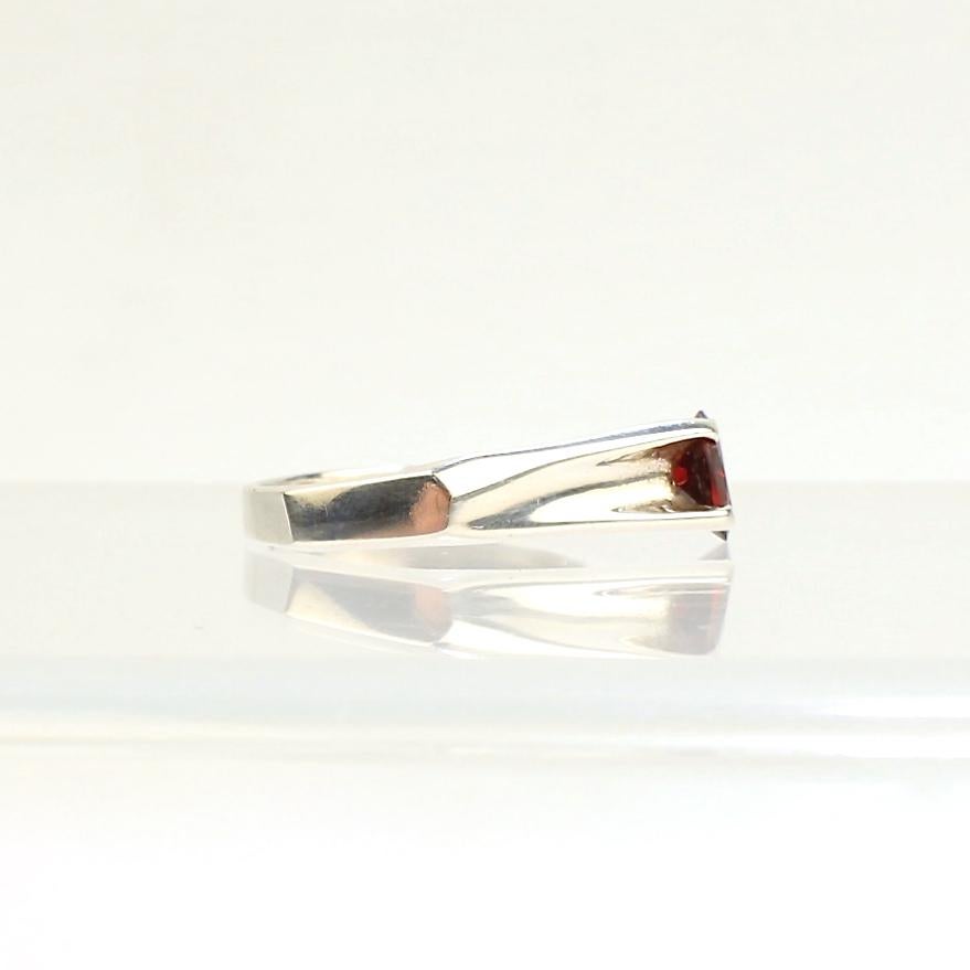 Signed Wesley Emmons Asymmetric Modernist Sterling Silver & Garnet Cocktail Ring For Sale 1