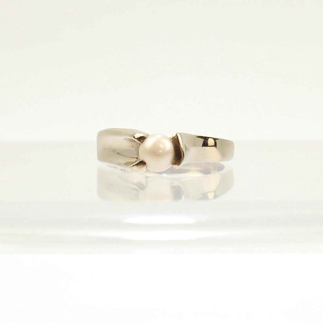 Donna Anello da cocktail asimmetrico modernista in oro 14K e perle firmato Wesley Emmons in vendita