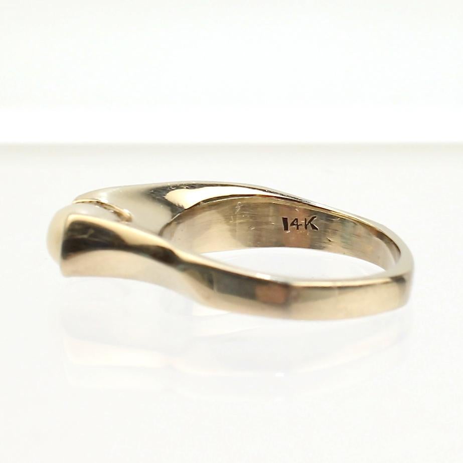 Signed Wesley Emmons Asymmetric Modernist 14K Gold & Pearl Cocktail Ring In Good Condition For Sale In Philadelphia, PA