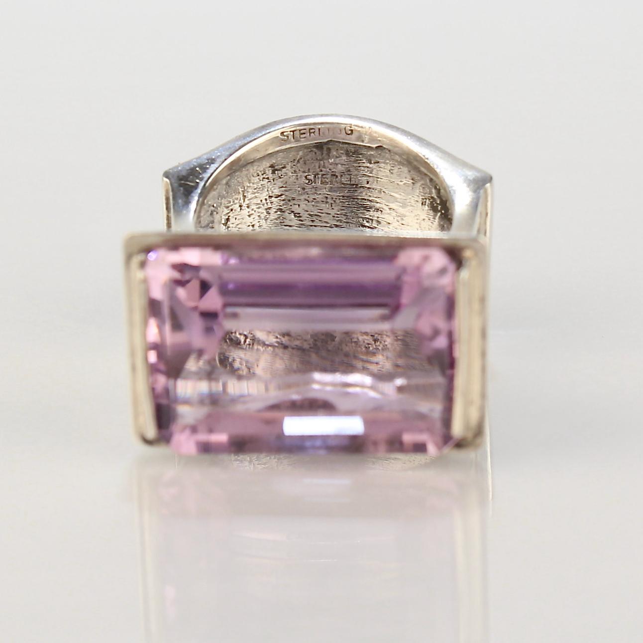 Signed Wesley Emmons Mid-Century Modern Sterling Silver and Amethyst Ring, 1970s In Good Condition For Sale In Philadelphia, PA