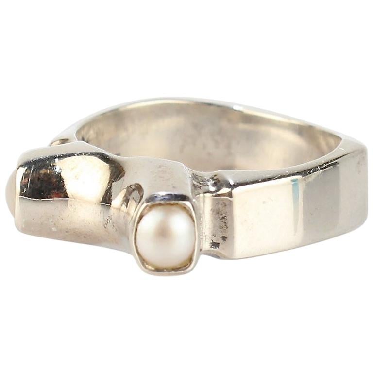 Signed Wesley Emmons Mid-Century Modern Sterling Silver and Double Pearl Ring For Sale