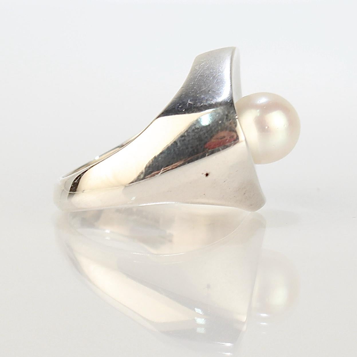 Modernist Signed Wesley Emmons Mid-Century Modern Sterling Silver and Pearl Ring, 1970s For Sale