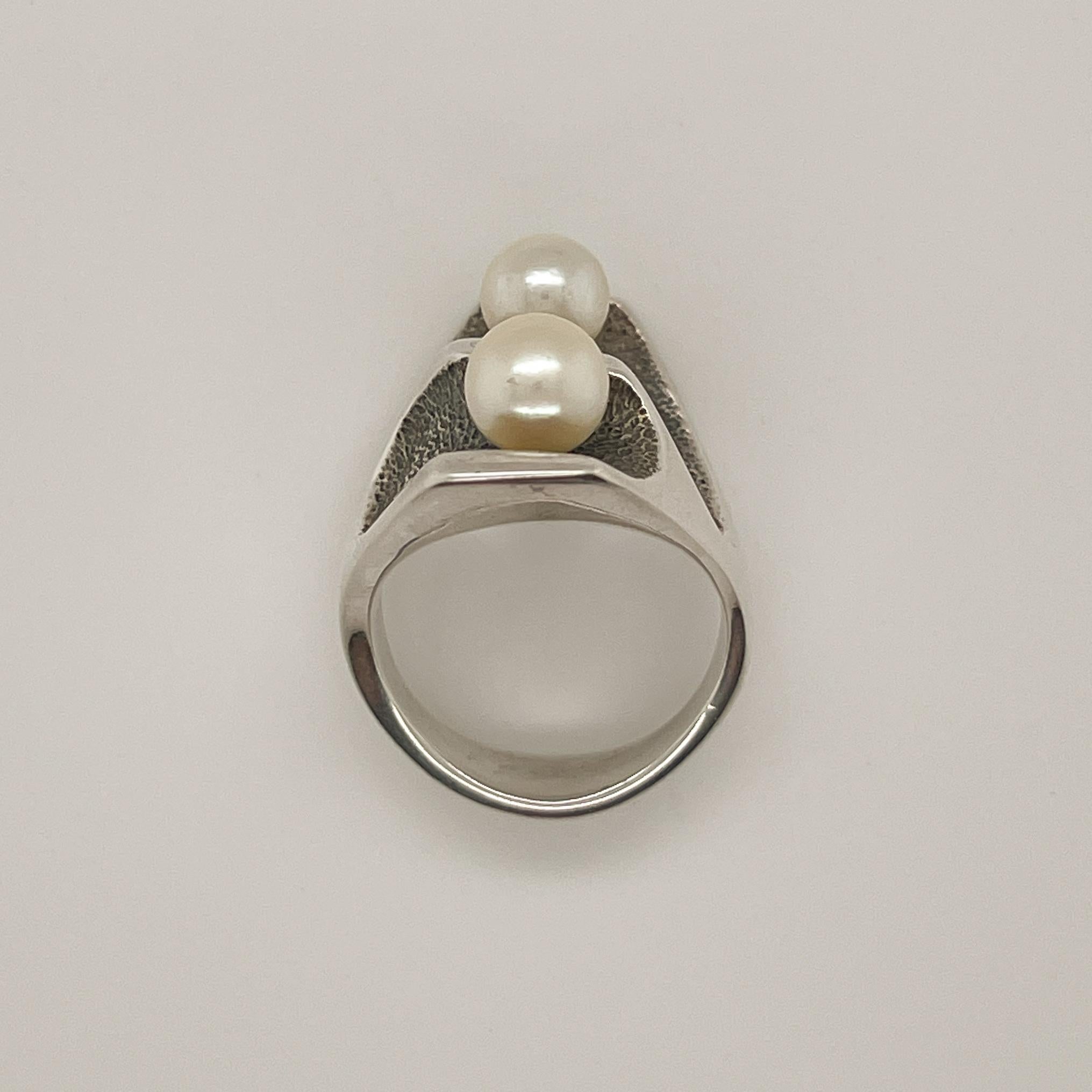 Signed Wesley Emmons Modernist Cultured Pearl and Sterling Silver Cocktail Ring For Sale 2