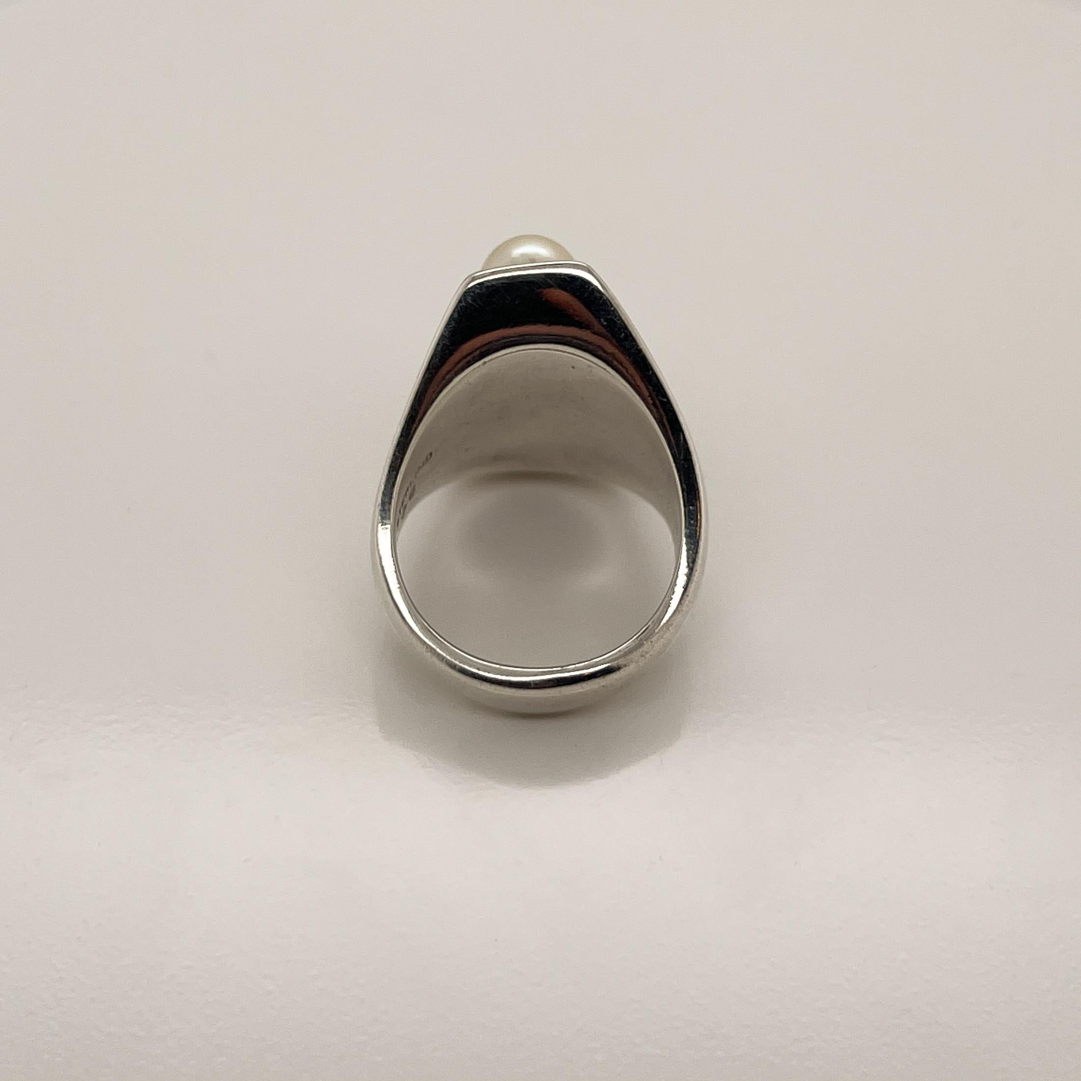 Round Cut Signed Wesley Emmons Modernist Cultured Pearl and Sterling Silver Cocktail Ring For Sale
