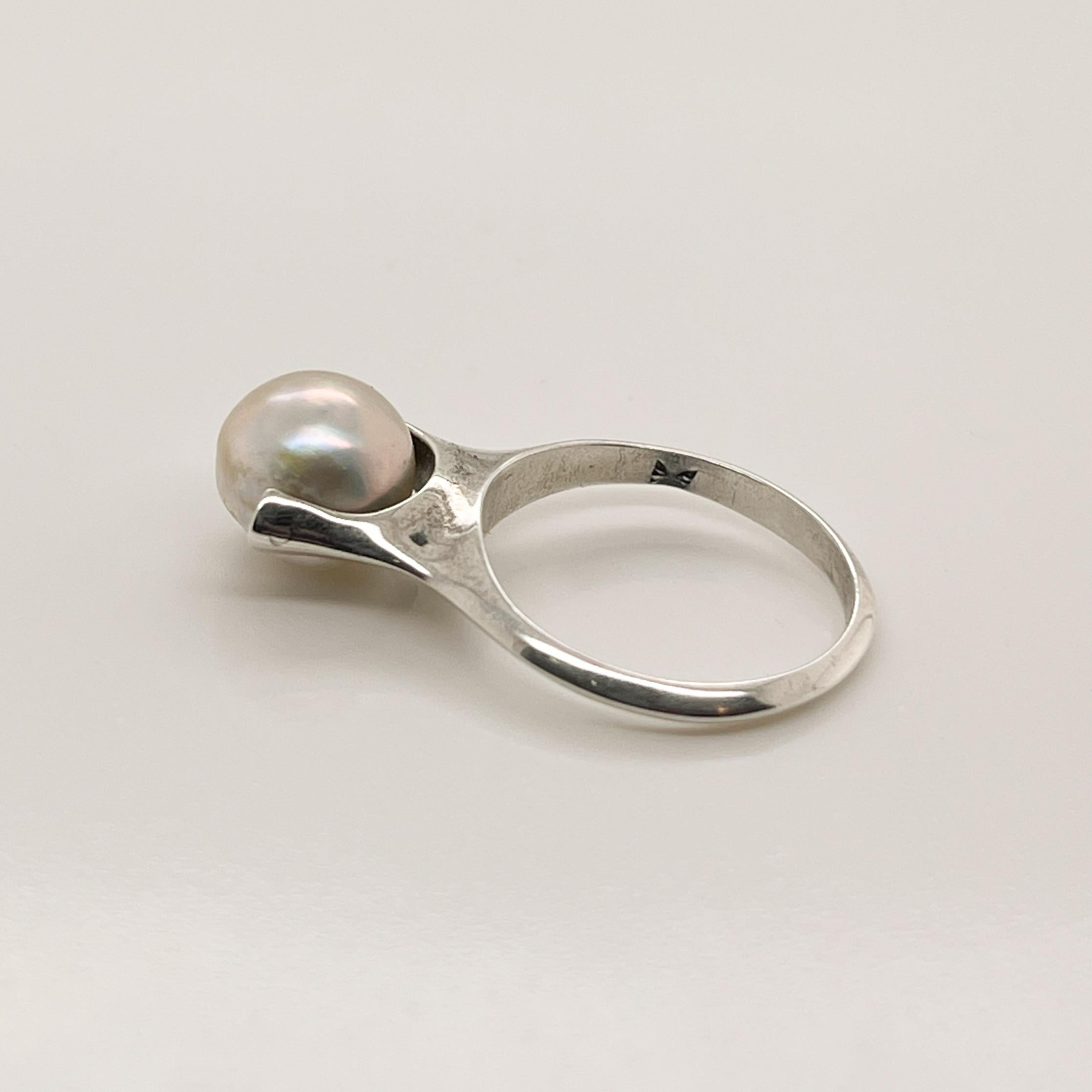 Signed Wesley Emmons Modernist Kinetic Sterling Silver and Baroque Pearl Ring For Sale 2