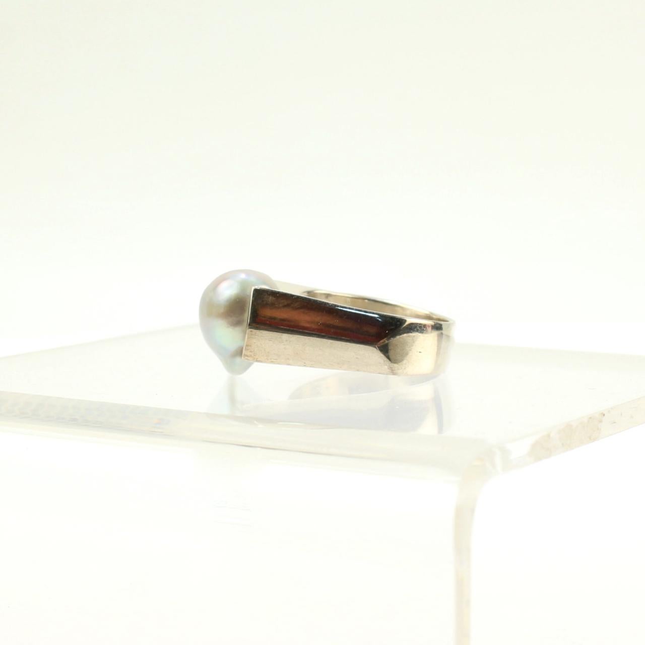 Signierter Wesley Emmons Modernistischer Perlenring aus Sterlingsilber & grauem Barockperlenmuster 1