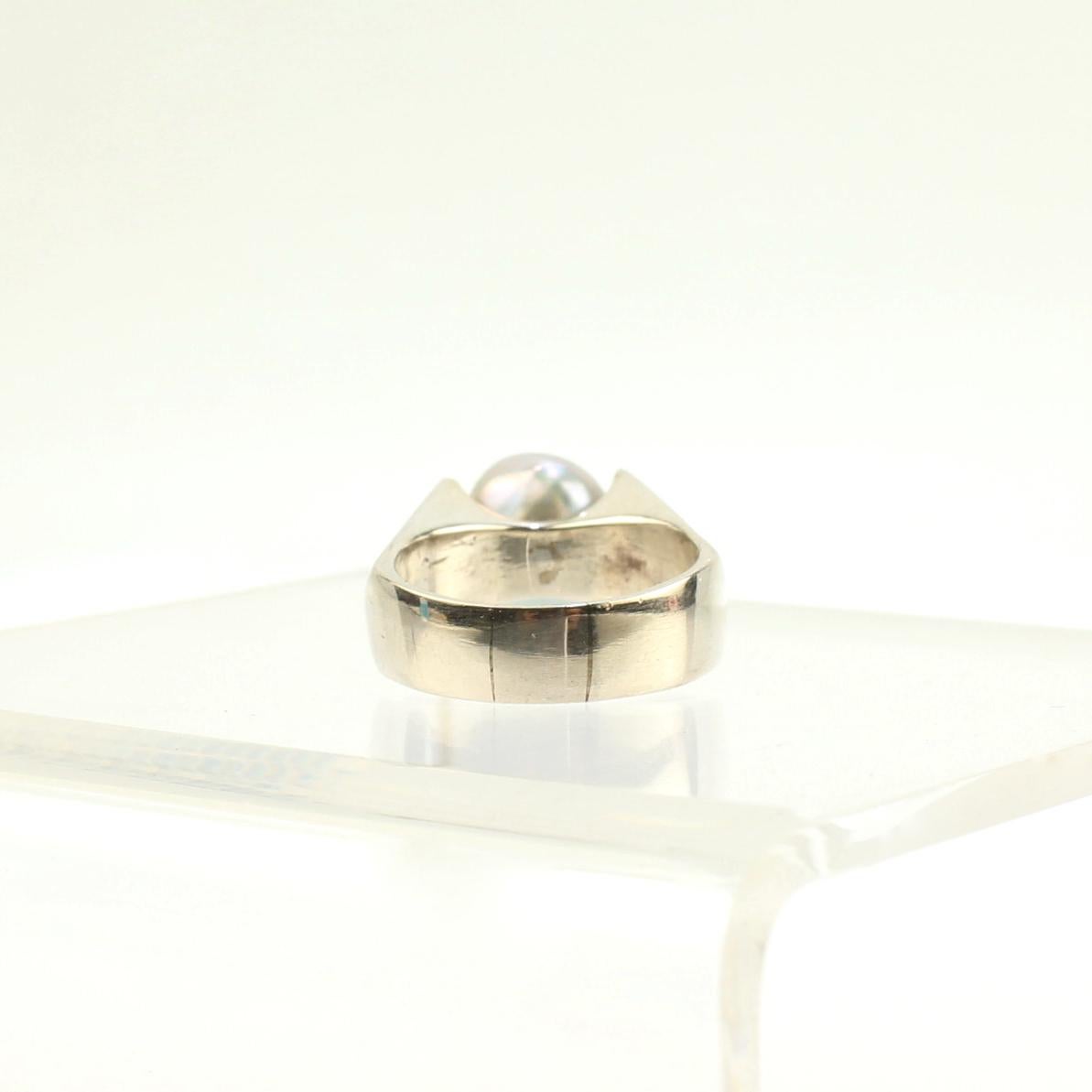 Signierter Wesley Emmons Modernistischer Perlenring aus Sterlingsilber & grauem Barockperlenmuster 2