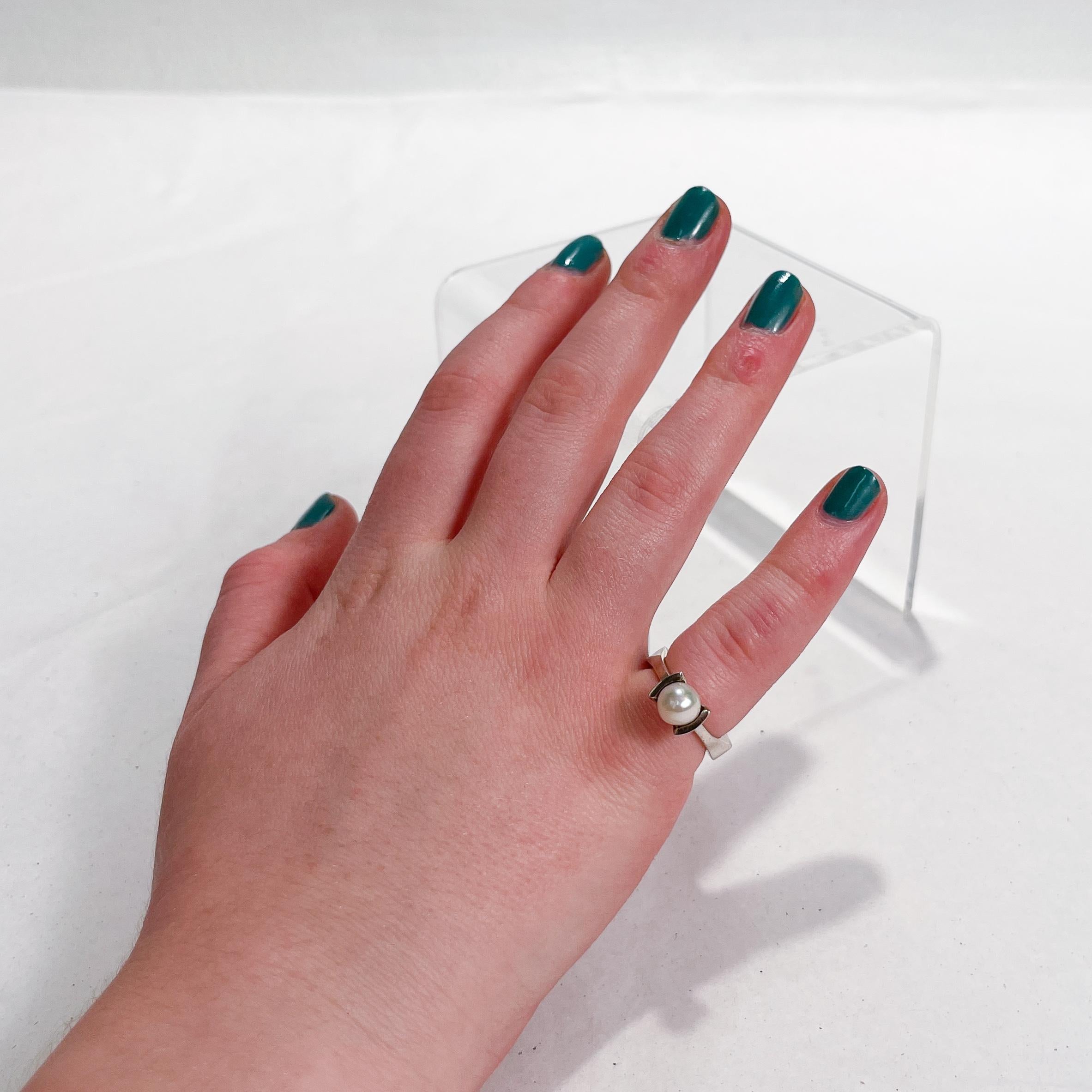 Signed Wesley Emmons Rocker Shank Modernist Sterling Silver and Pearl Ring 4