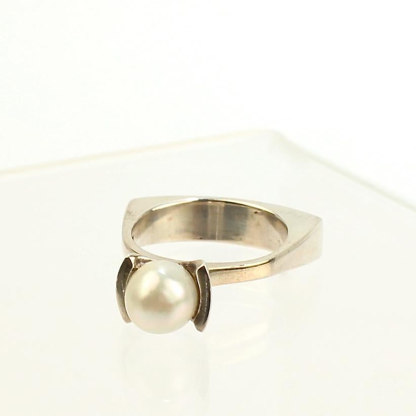Signed Wesley Emmons Rocker Shank Modernist Sterling Silver and Pearl Ring 3