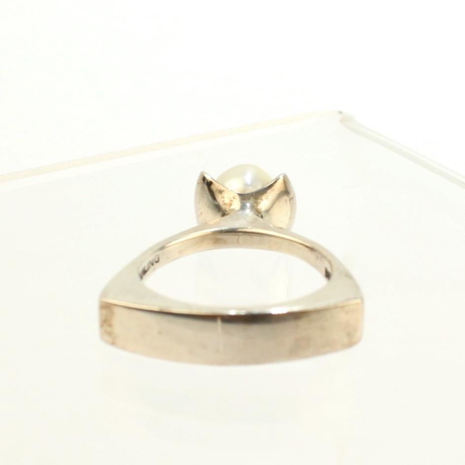 Women's Signed Wesley Emmons Rocker Shank Modernist Sterling Silver and Pearl Ring For Sale