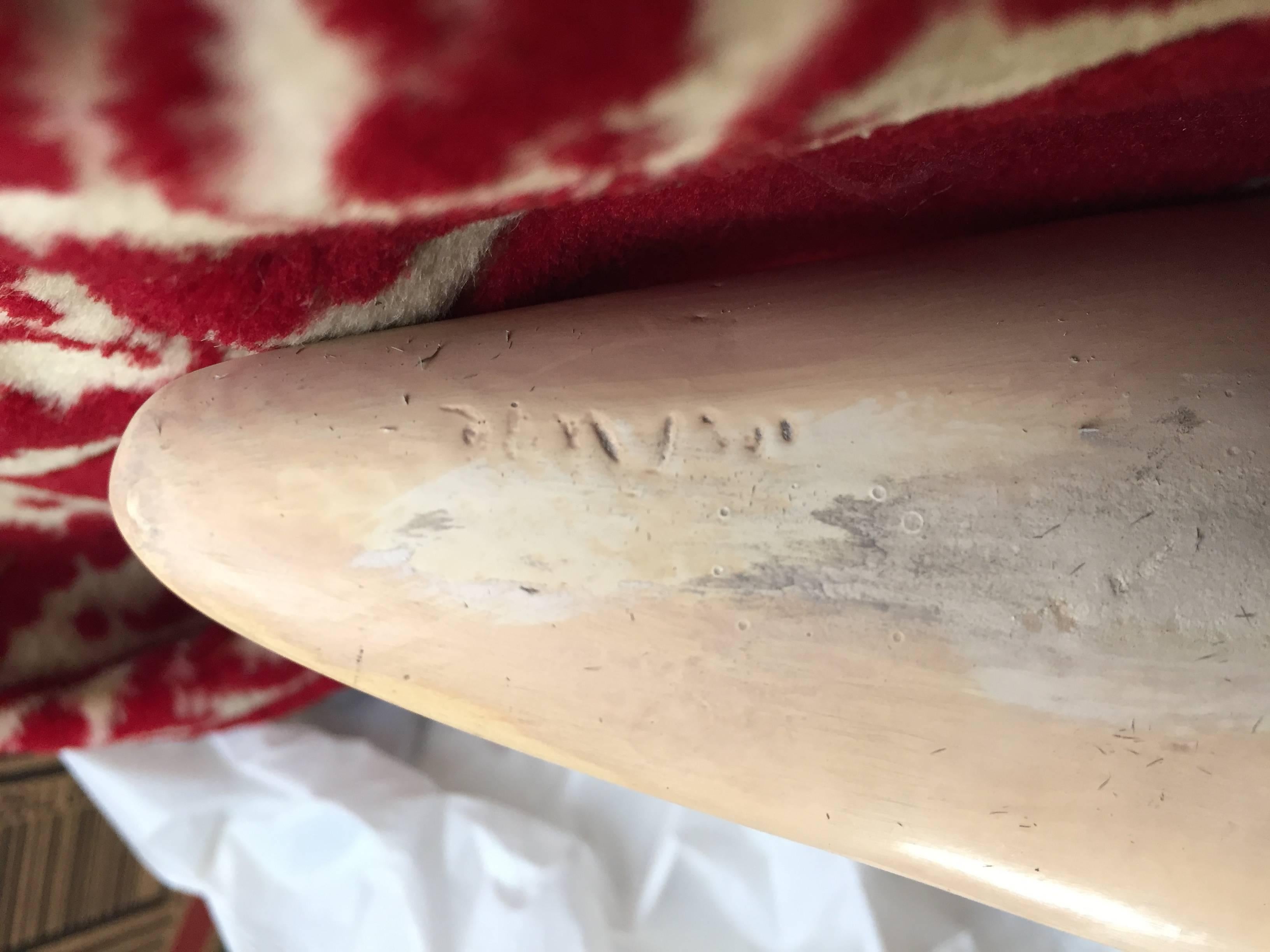 Signed White Dove Sculpture after Cleo Hartwig In Good Condition For Sale In Bronx, NY