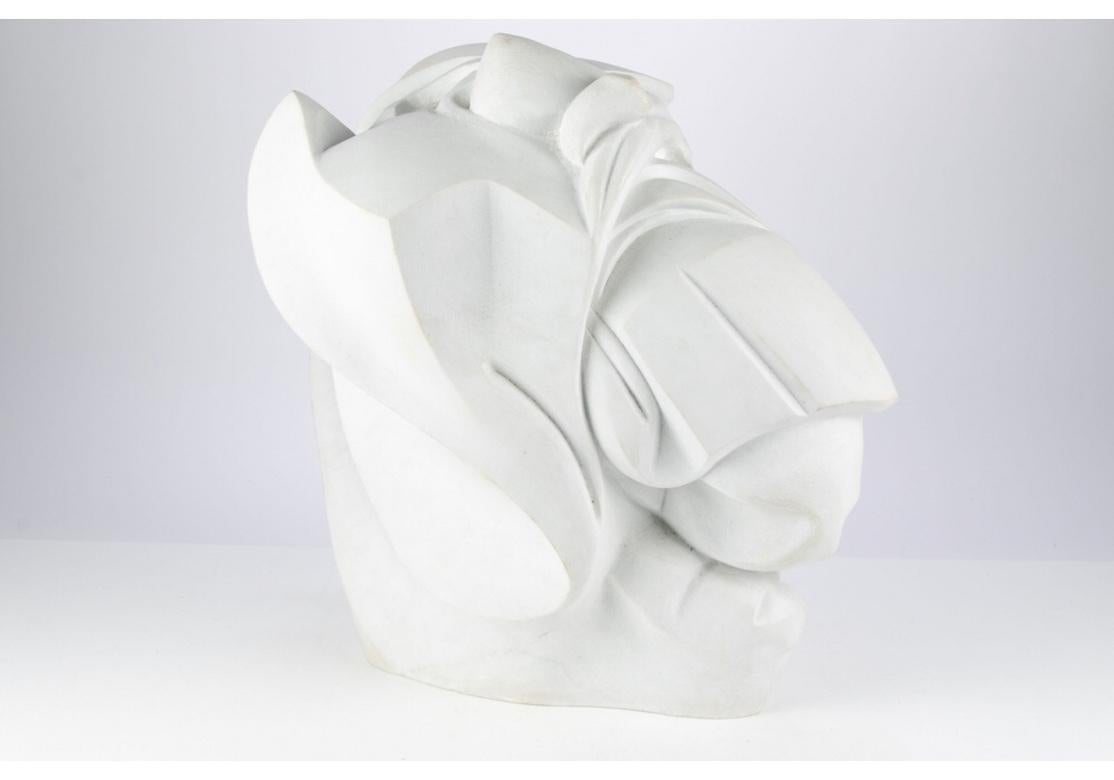 Pierre Tête sculptée en pierre blanche signée à la manière d'Umberto Boccioni en vente