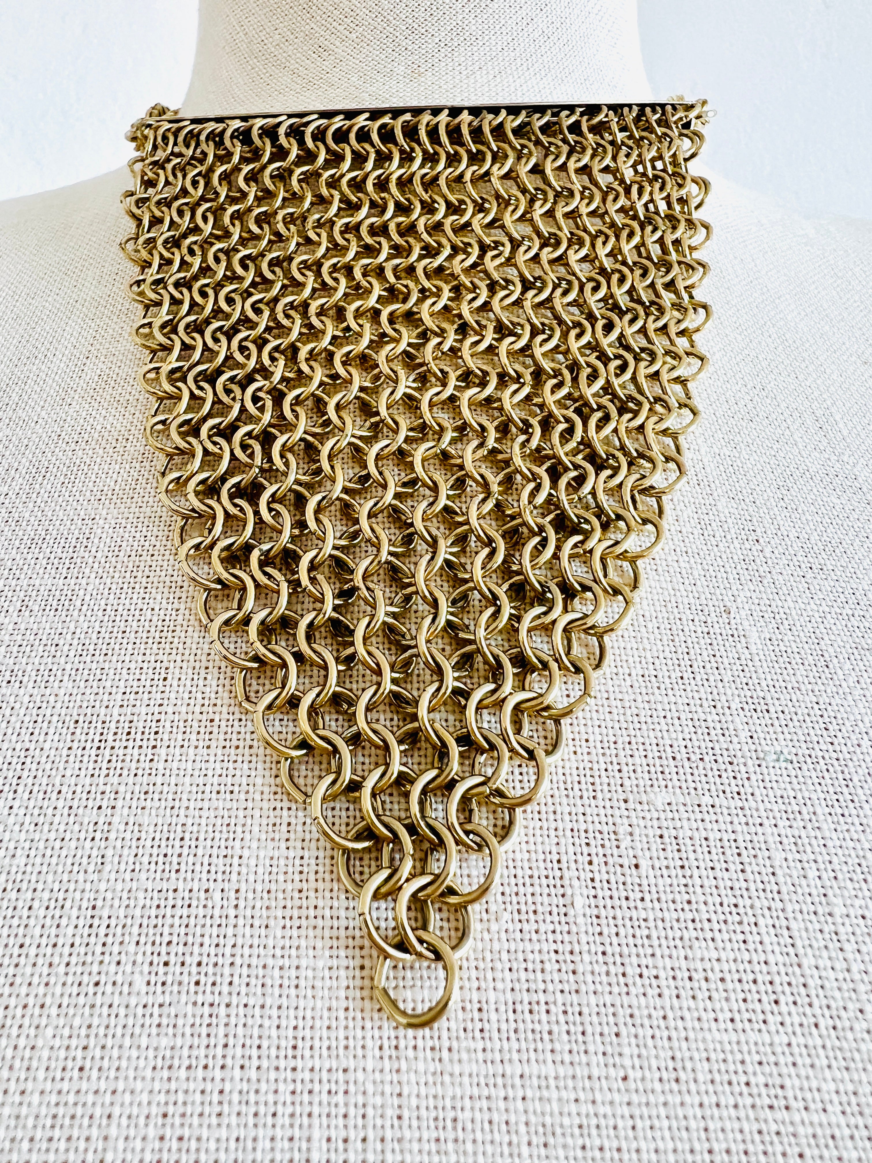 Rare Whiting & Davis gold mesh adjustable choker necklace.

Size: The necklace is adjustable. It is 20