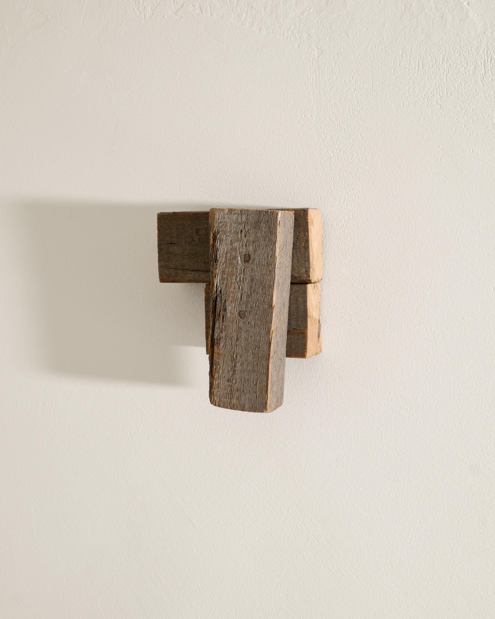 Arts and Crafts Sculpture d'art contemporain en bois signée de Richard Nonas Produced, 2006 en vente