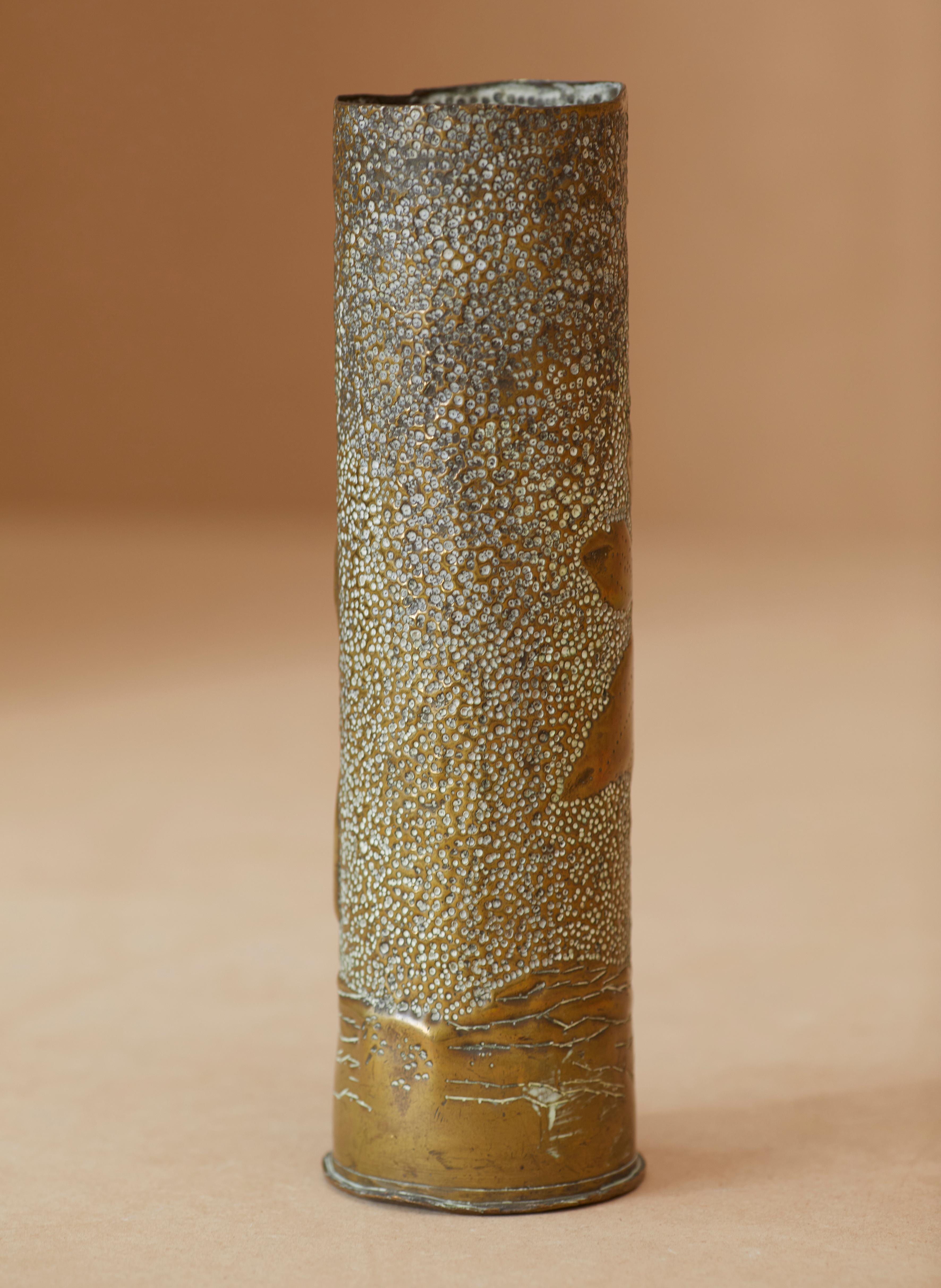 Signed WW1 French Trench Art, Art Deco Artillery Brass Shell Casing Vase In Good Condition In MONTREUIL, FR