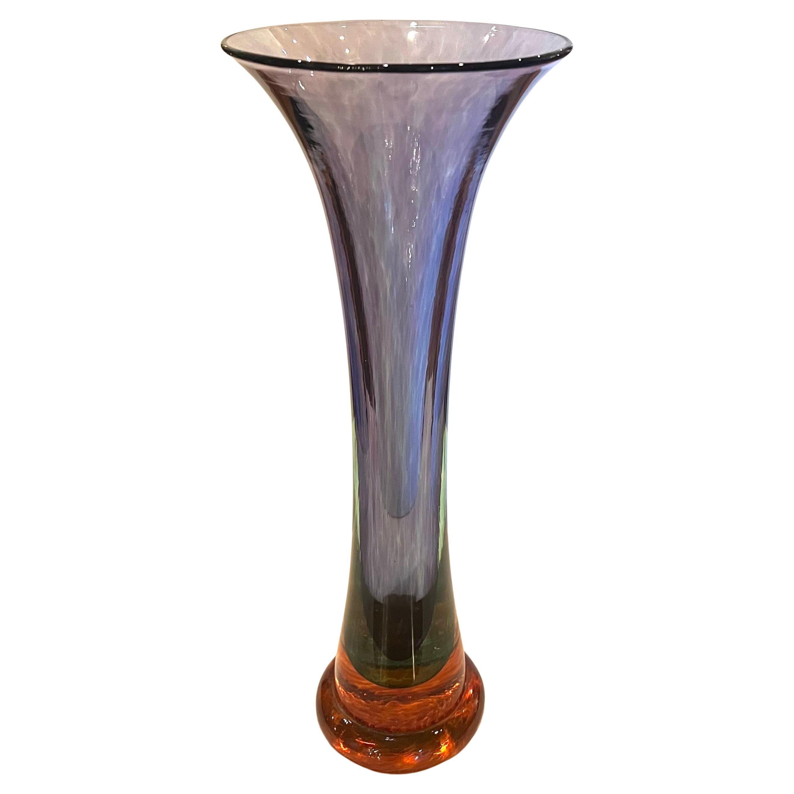 italien Grand vase à fleurs Sommerso en cristal de Murano signé Young Constantin Modern en vente