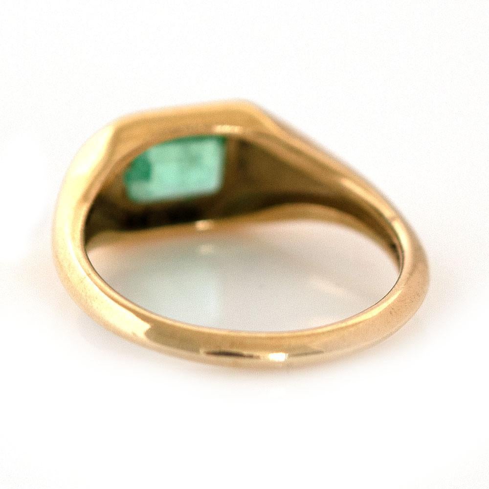 Signet 18ct Emerald Pinky Ring For Sale 1